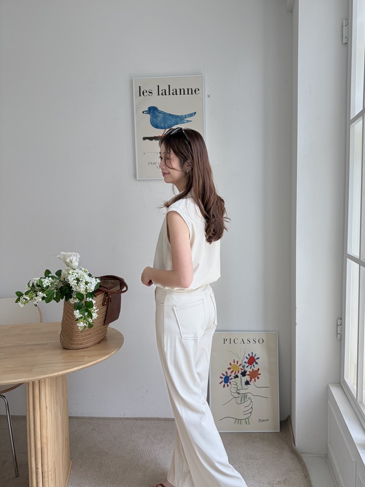 Topstitched Sleeveless Blouse (Ivory)