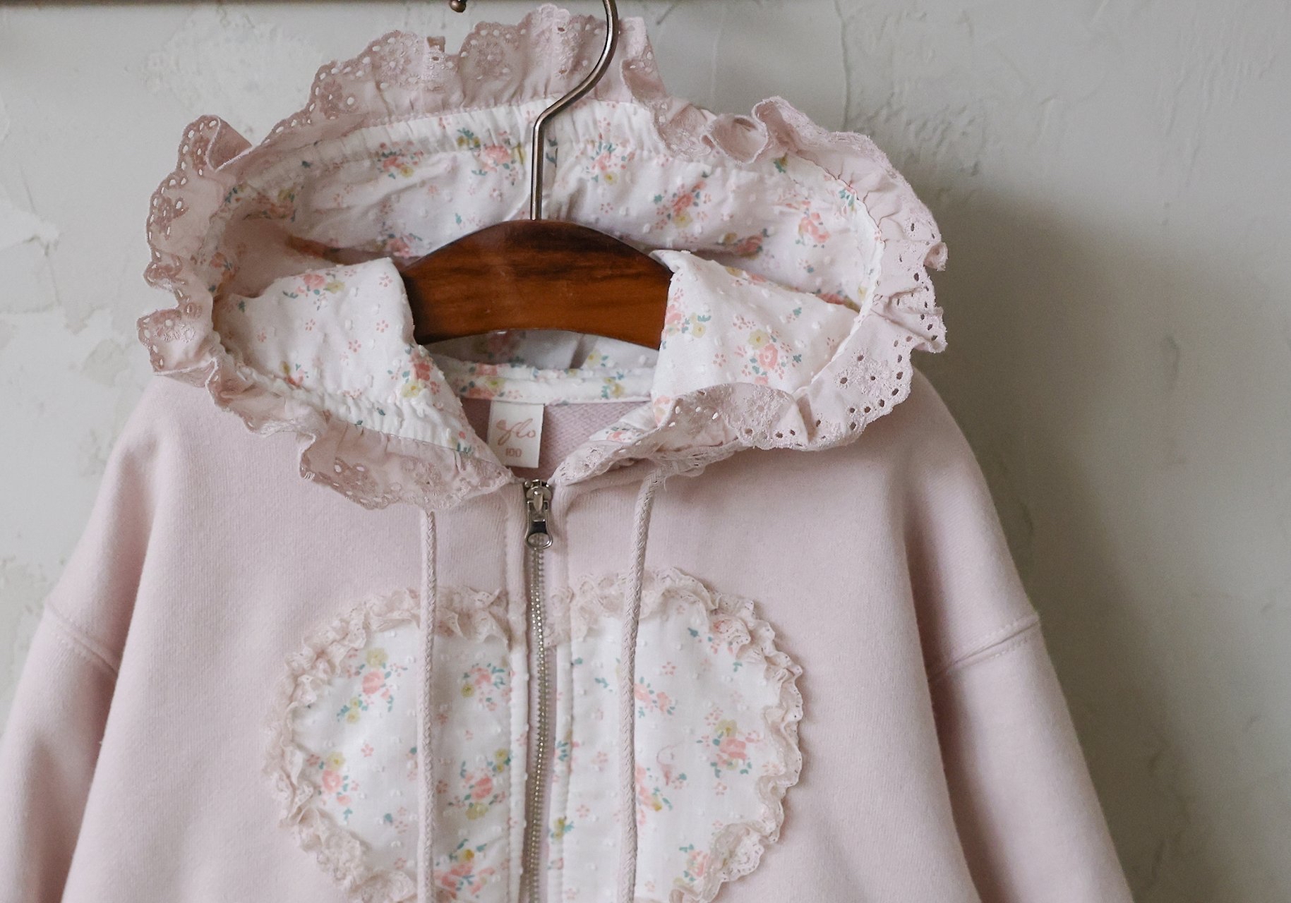 Flo | Heart ring hood JP