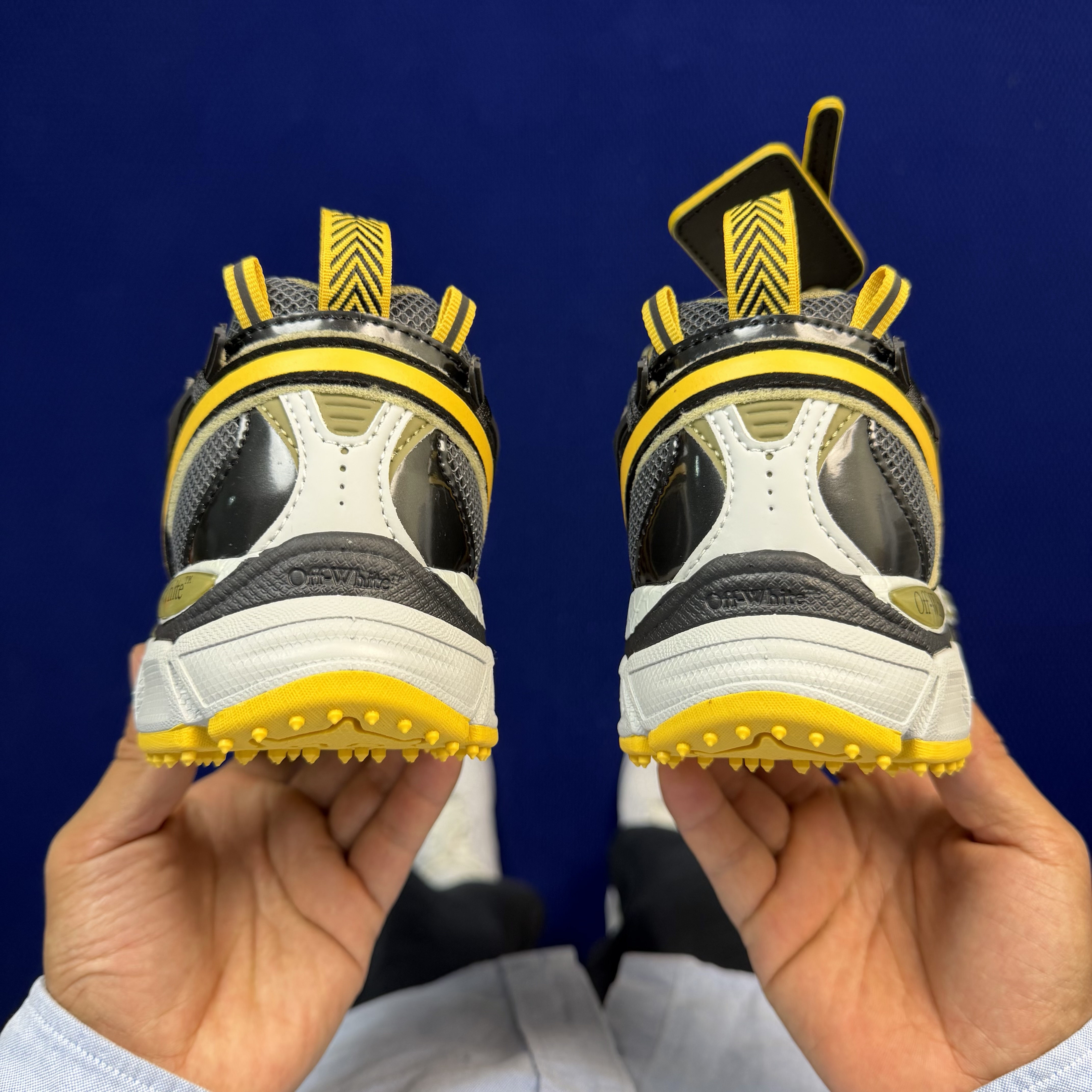 OFF-WHITE Be Right Back