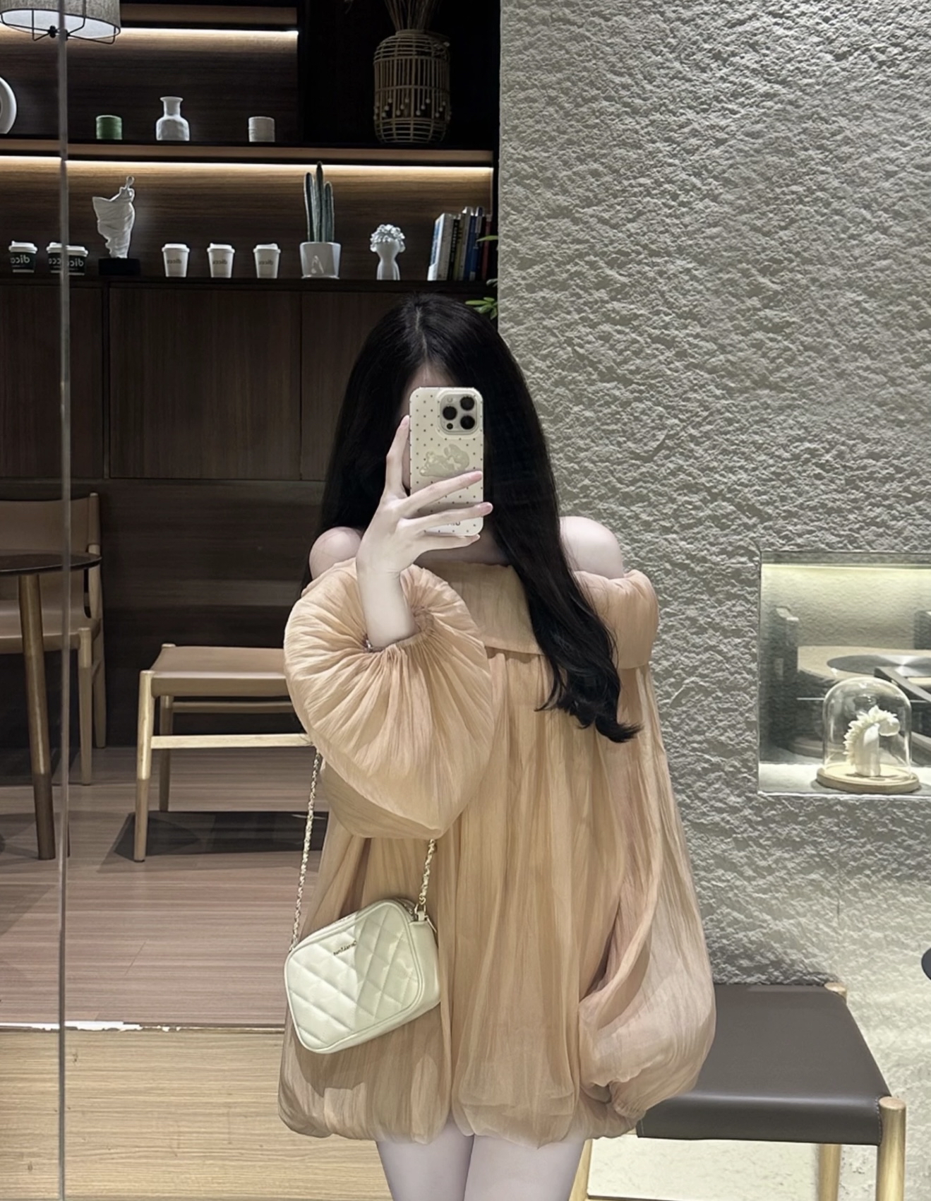 TP399一字肩挂脖上衣