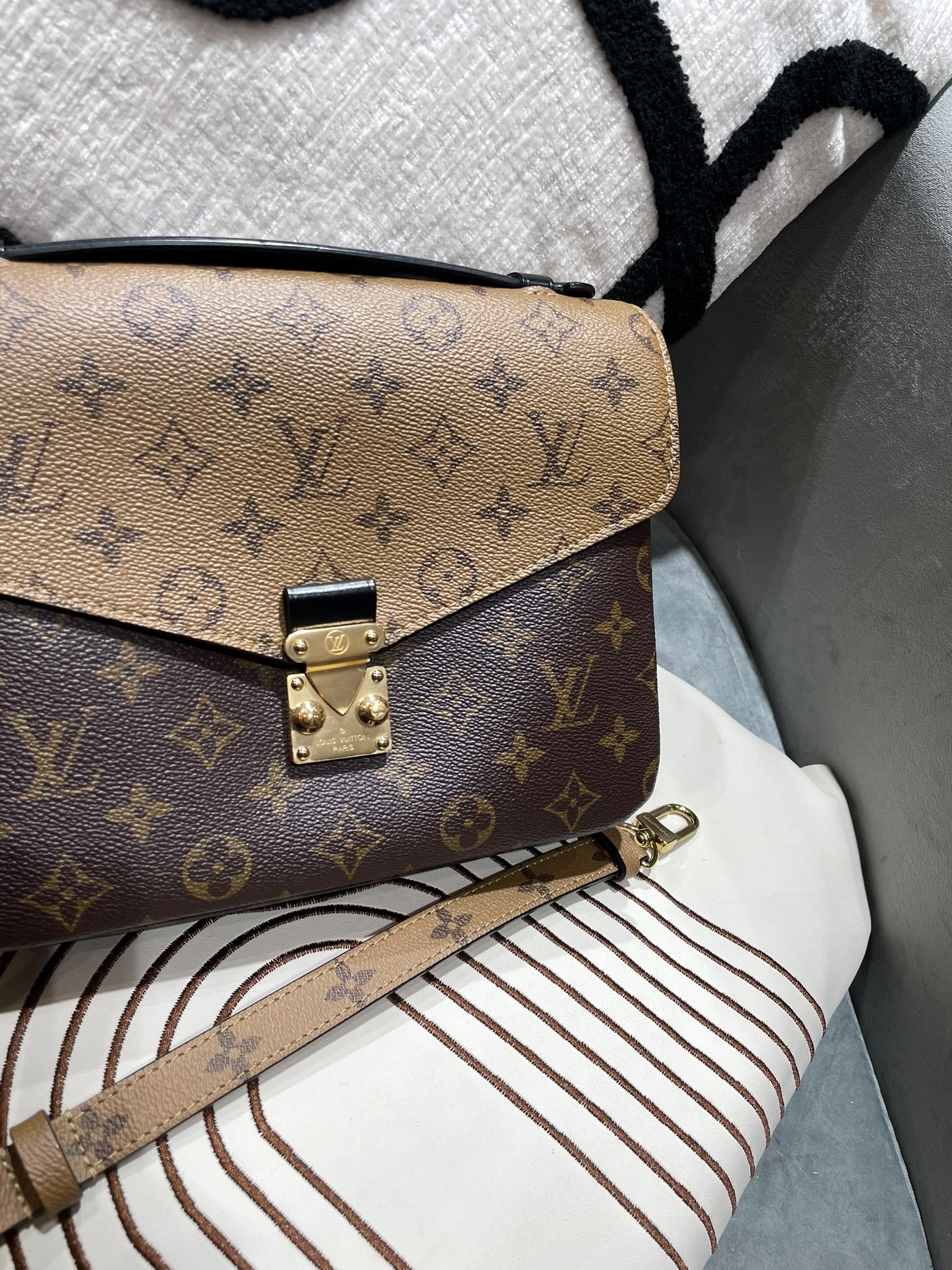 LV Metis Monogram 100%Authentic, 99%New ✅Dust bag ✅Box