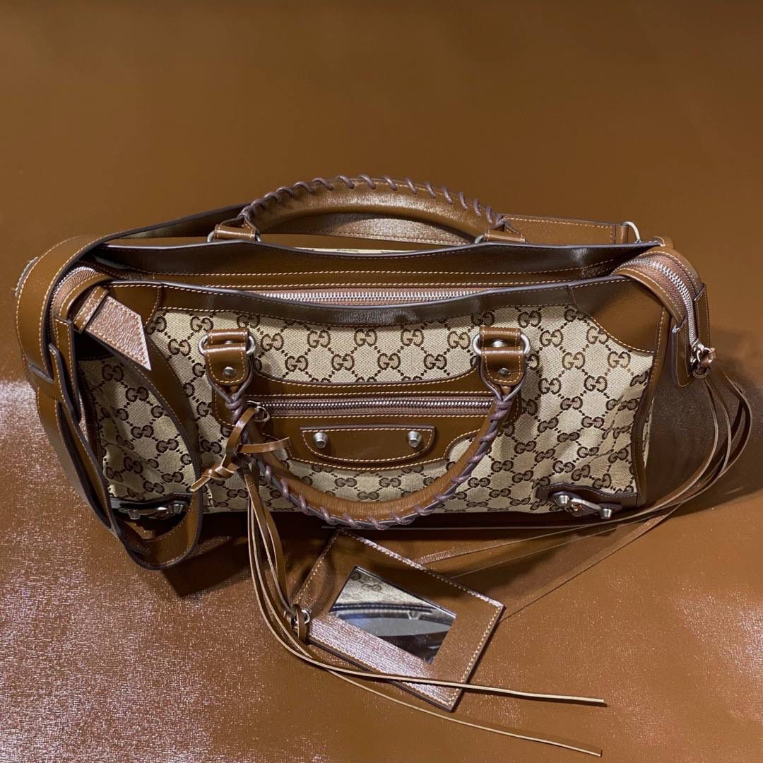 ▪大货实拍 𝗚𝗨𝗖𝗖𝗜 X 𝗕𝗔𝗟𝗘𝗡𝗖𝗜𝗔𝗚𝗔机车包 型号：681695 尺寸：39*24.5*14cm