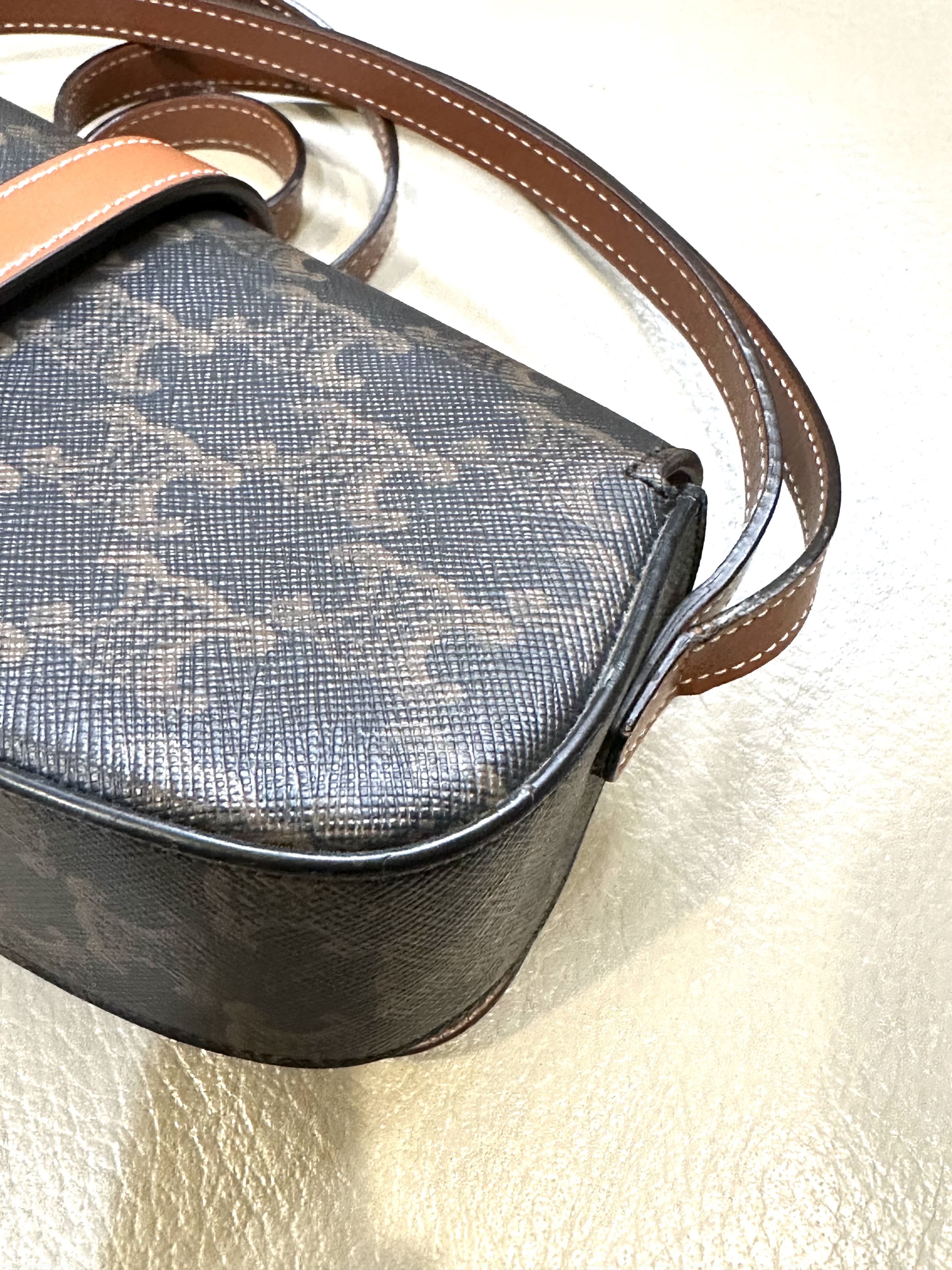 Pre-owned Celine Triomphe Canvas Clutch on Strap Tabou / Product Code: 26040503