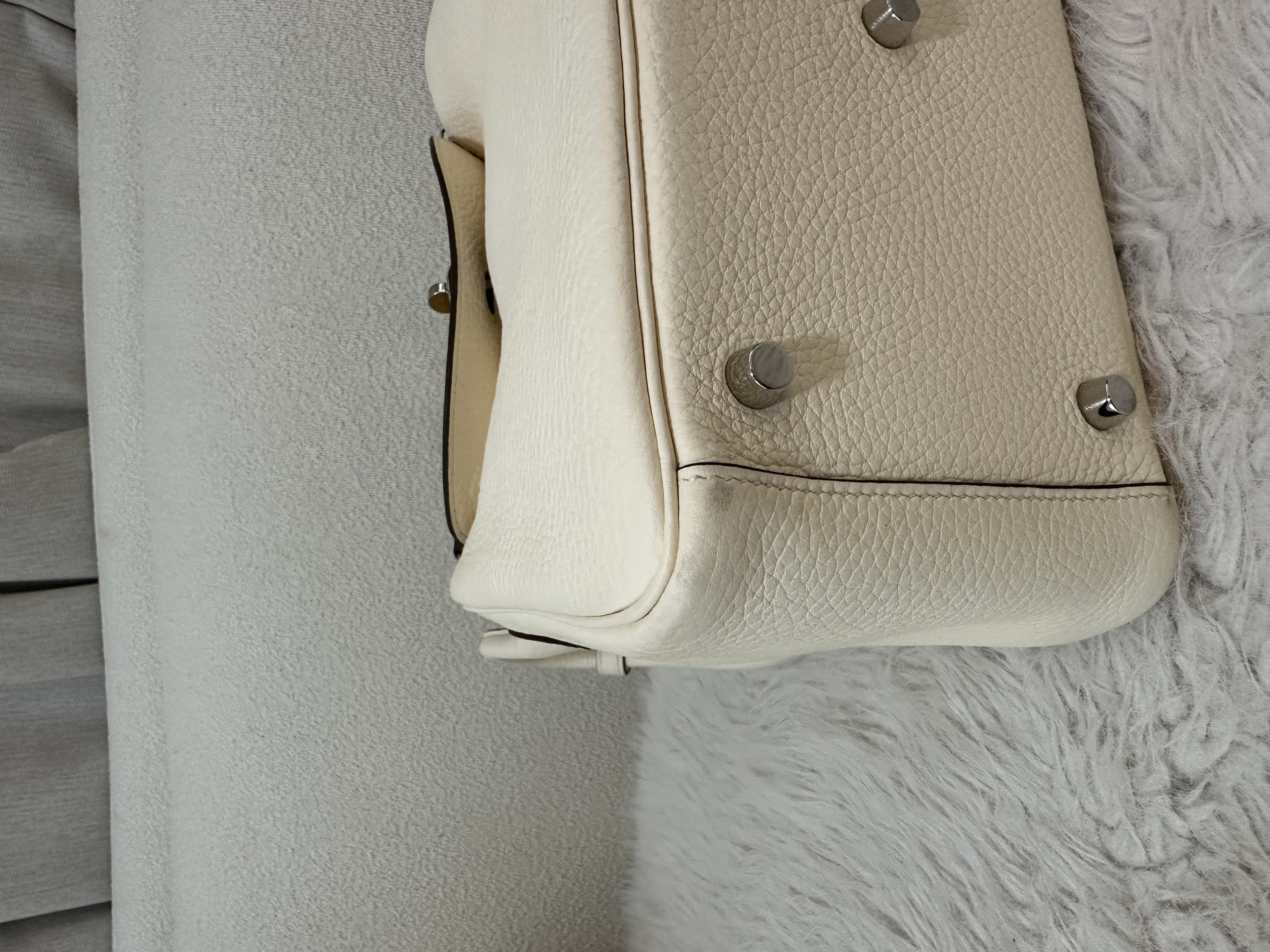 Pre-owned Hermes Lindy 26/ Stamp U/ Product Code: 26022118