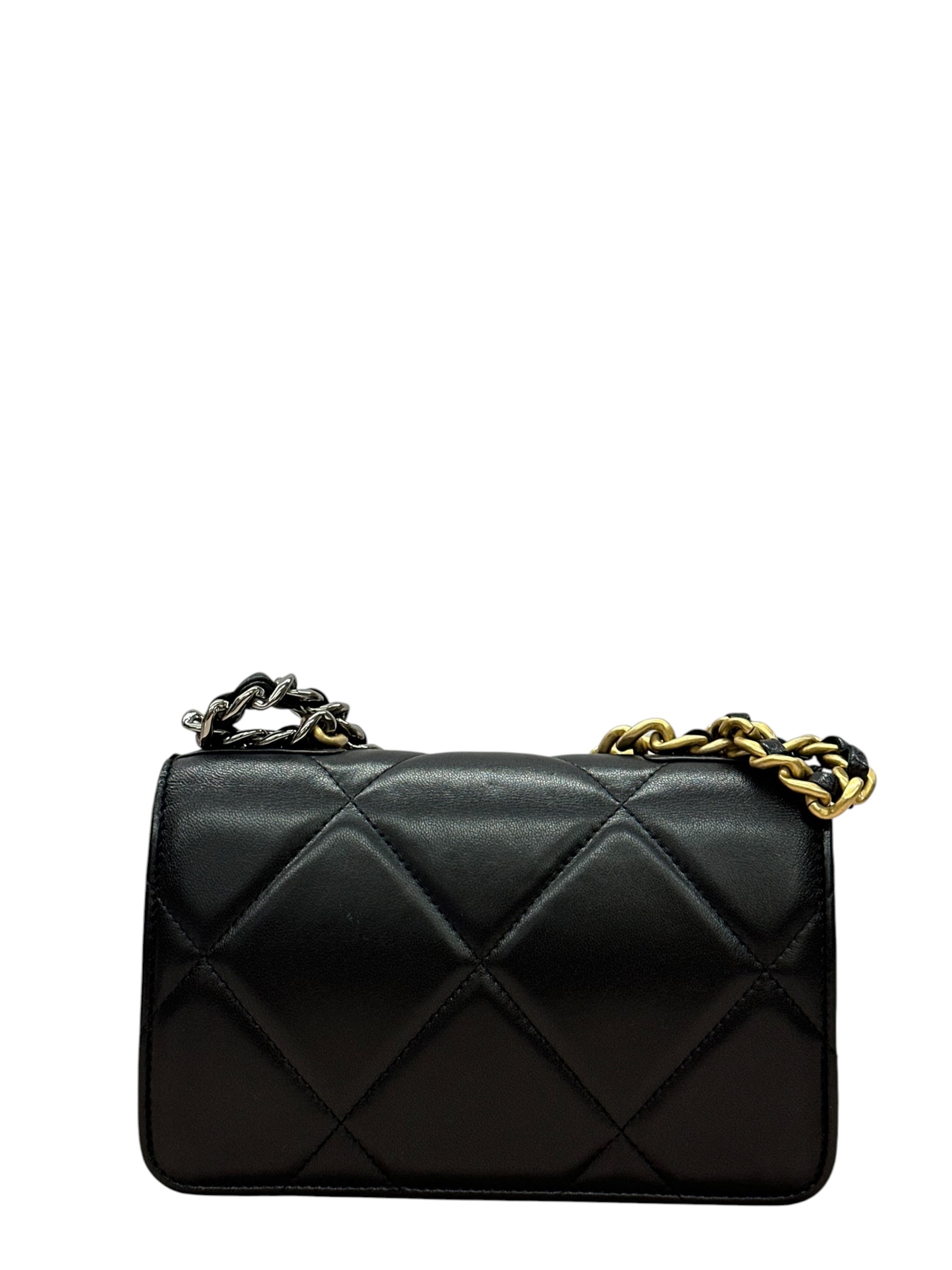 Pre-owned Chanel 19 Wallet on Chain / Product Code:082110