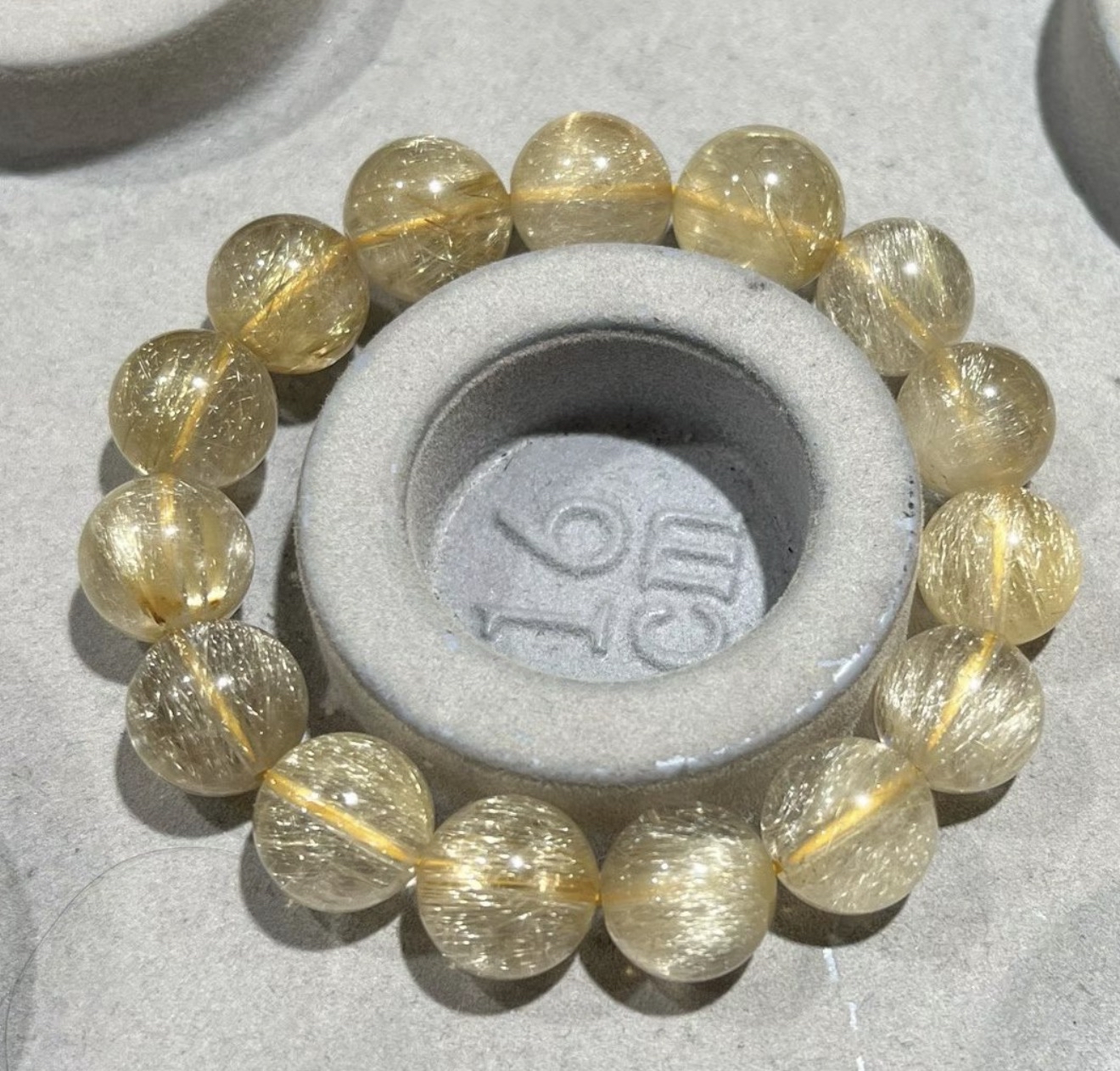 金髮晶手串 （13mm） （需預訂）