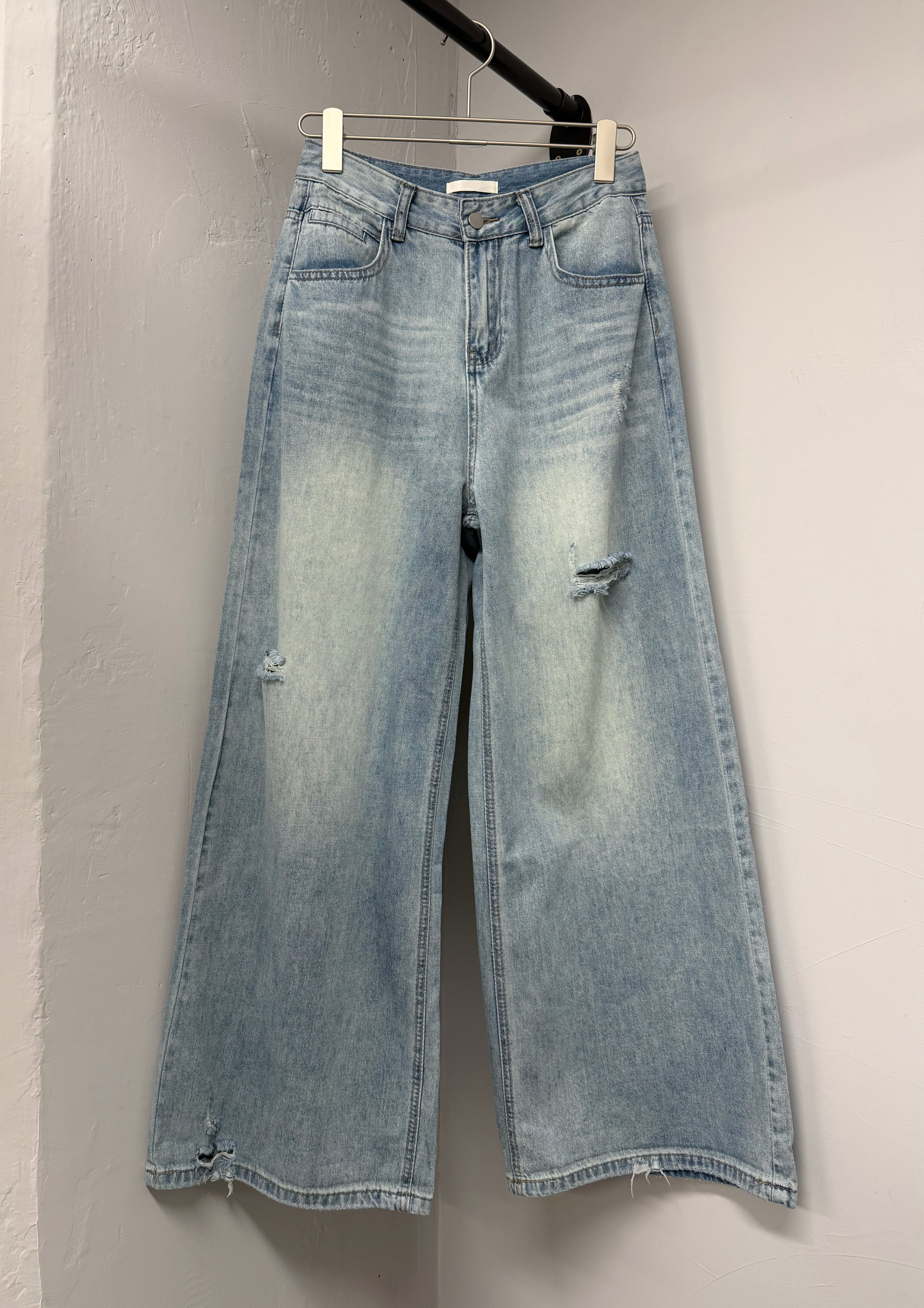 Ripped baggy jeans #pt75