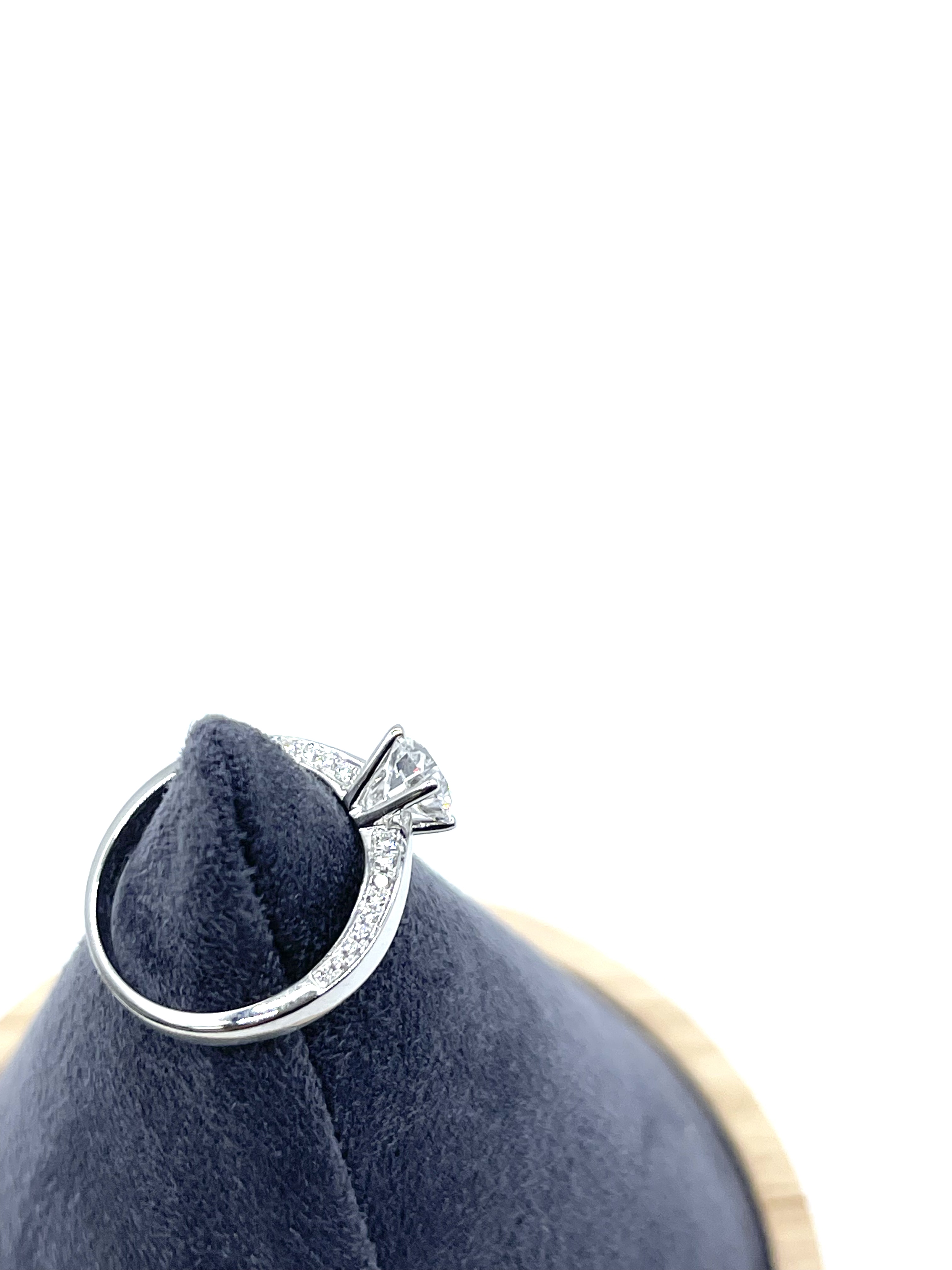 Pre-owned GIA Diamond 1.01ct / Product Code: 26032806