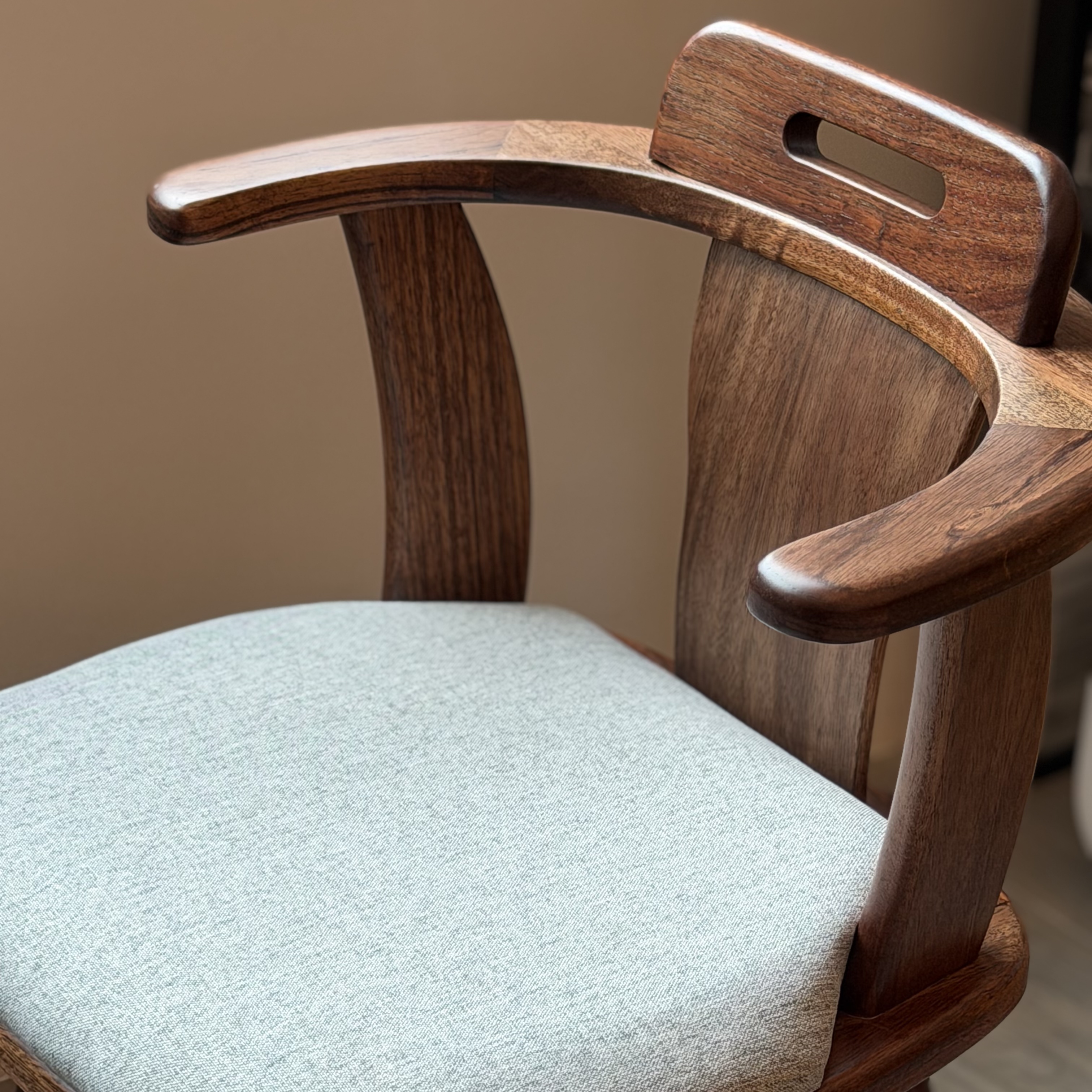 新品推介 COUNTRY  Swivel Chair