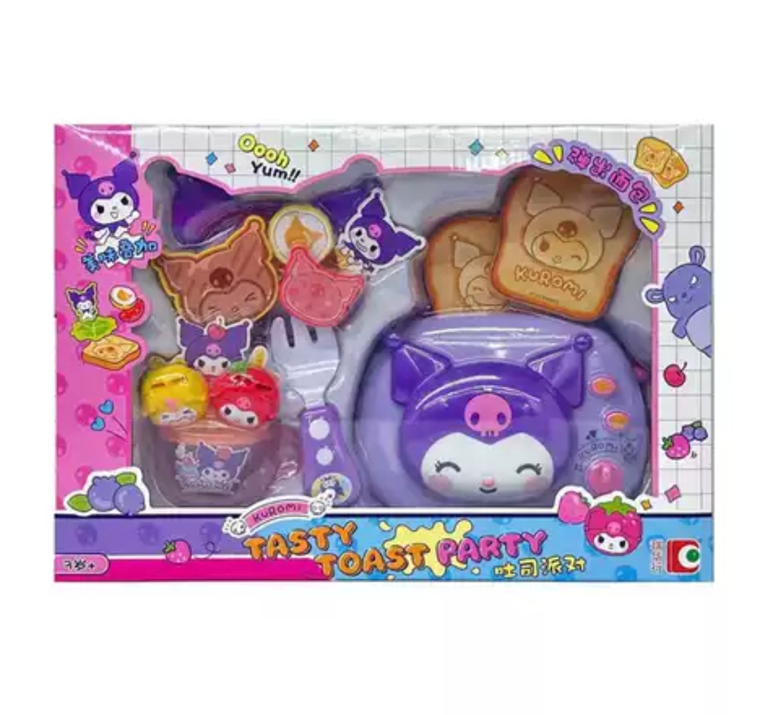 可愛Kuromi主題，打造趣味早餐扮演時光。這款Kuromi多士機玩具套裝，包含多款麵包及餐具配件，讓小朋友模擬製作早餐，享受角色扮演樂趣。⭐ 產品賣點Sanrio Kuromi可愛角色設計模擬多士機操作玩法附多款麵包及食物配件提升小朋友想像力及角色扮演能力色彩鮮明，吸引小朋友🍞 適用場合角色扮演玩具廚房玩具親子互動禮物推薦📦 產品資料主題：Kuromi（Sanrio）類型：廚房扮演玩具配件：多士機＋食物＋餐具對象：兒童⚠️ 注意事項含細小配件，需在成人監督下使用避免用力拉扯或摔落🚚 出貨安排出貨：下單後約3-7日出貨。如遇售罄 約1至2星期；如急用，請先聯絡我們安排🔍 Meta TitleKuromi多士機玩具 兒童早餐扮演套裝🔍 Meta DescriptionKuromi多士機玩具套裝，包含麵包及餐具配件，適合兒童廚房扮演及親子互動遊戲。🔍 SEO Keywords（7組）Kuromi玩具Sanrio廚房玩具多士機玩具兒童扮演玩具廚房角色扮演pretend play kitchen兒童玩具