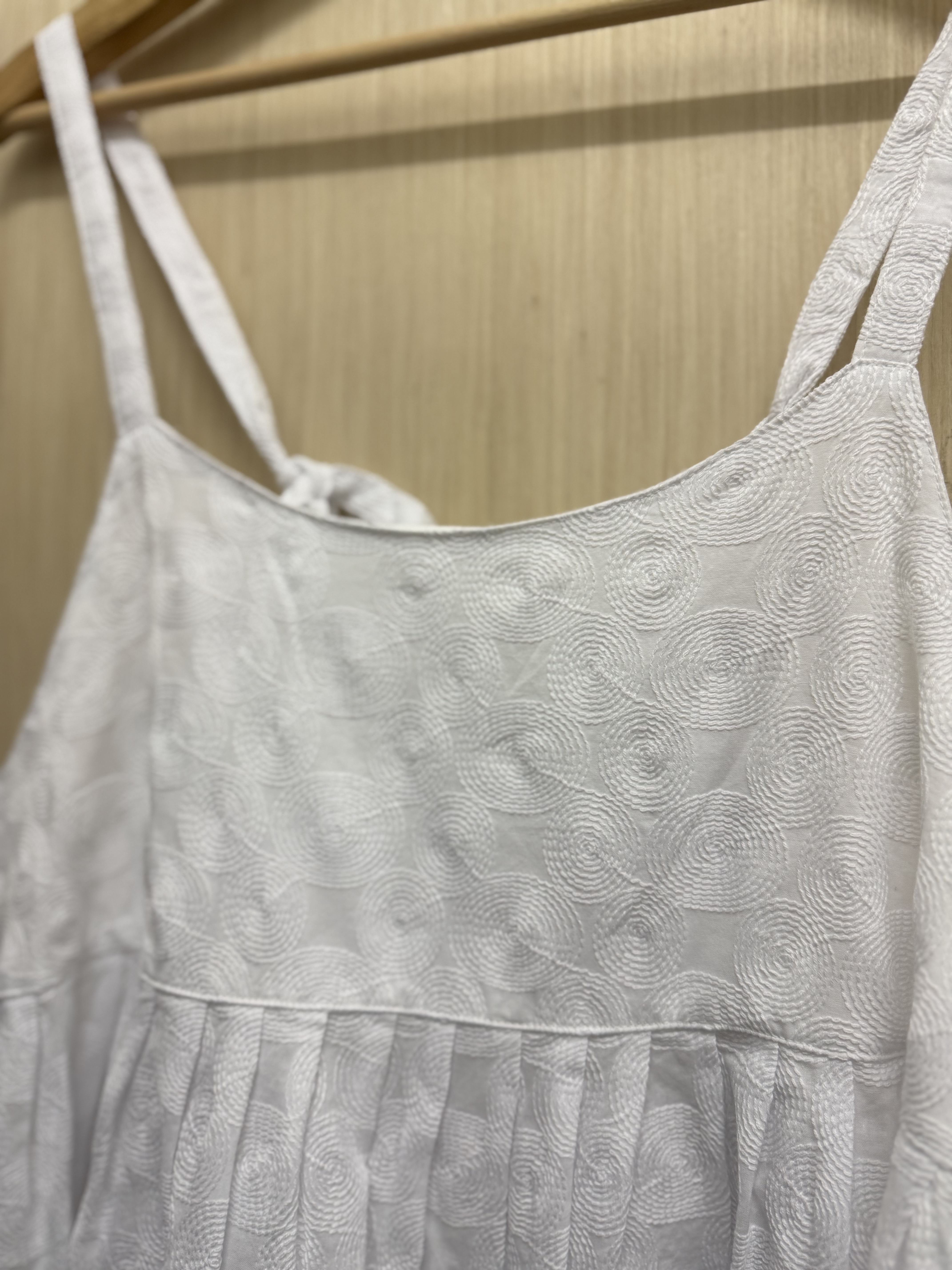 立體圈圈紋吊帶（白色）