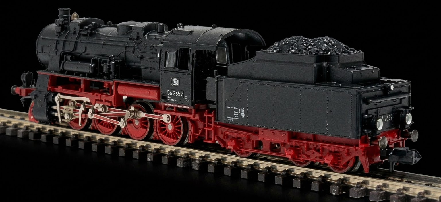 Fleischmann N scale (1:160) German Federal Railway (DB) class BR 56 2659 2-8-0 steam locomotive with tender