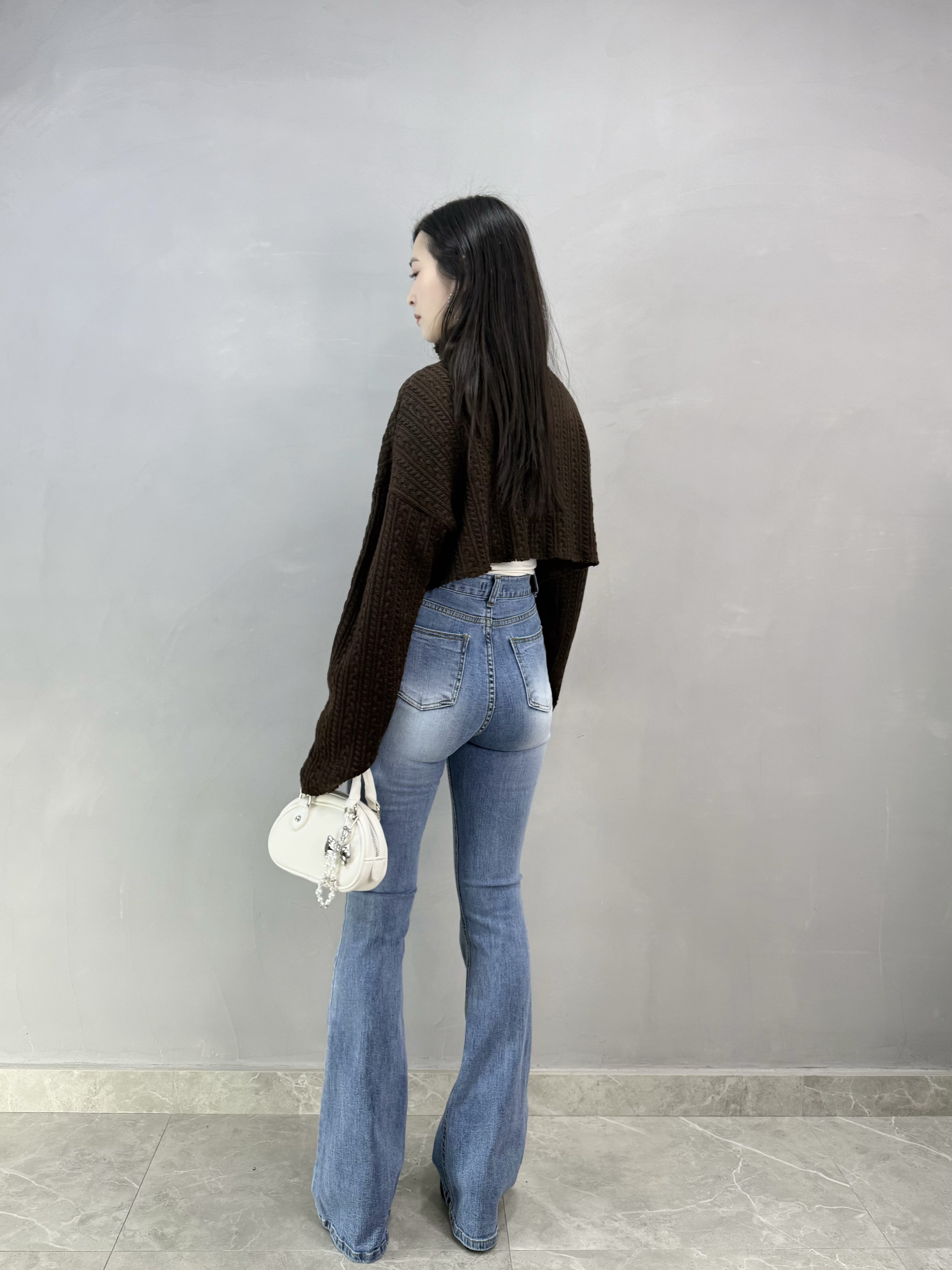 E74 高腰提臀喇叭牛仔褲