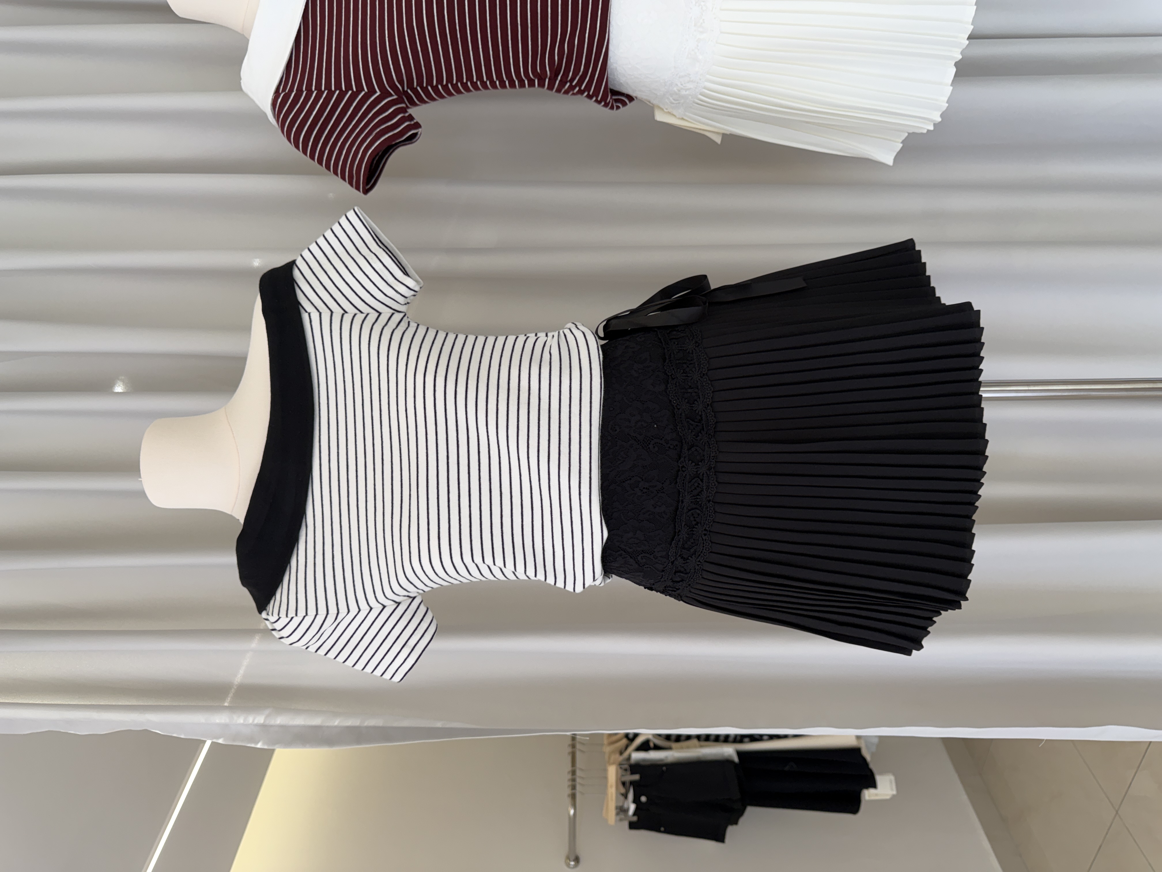 6638 甜美蕾丝拼接百褶裙