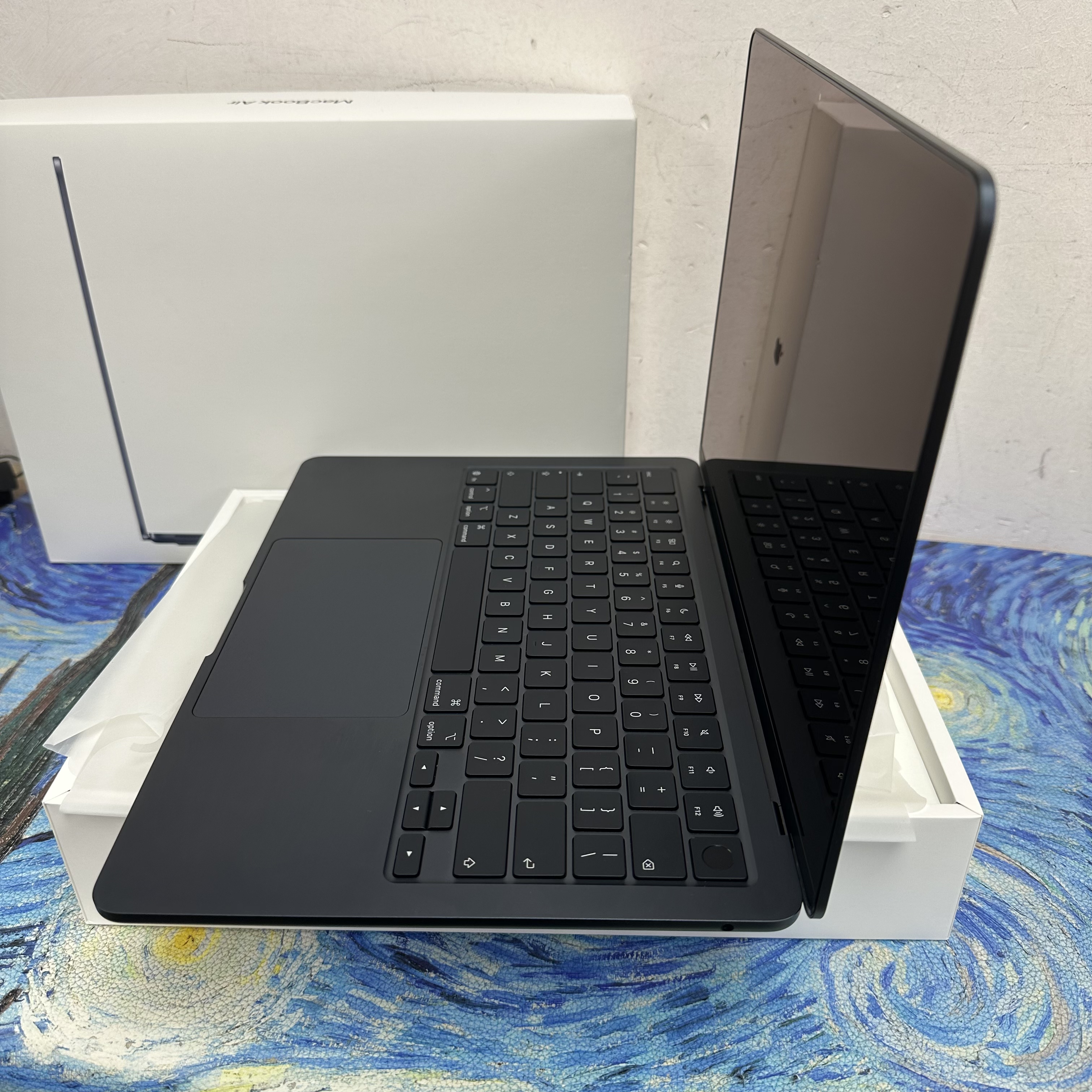 #5981 APPLE  MacBook Air M5 2026 M5 CPU/ 16GB Ram/512GB SSD/8核心GPU/Liquid Retina Mon/13吋/藍色/Gaming Laptop / Notebook / 超強續航能力/ 原廠保養/ 文書機 / 畫圖 / 剪片 / Movie / Netflix / 香港行貨✨