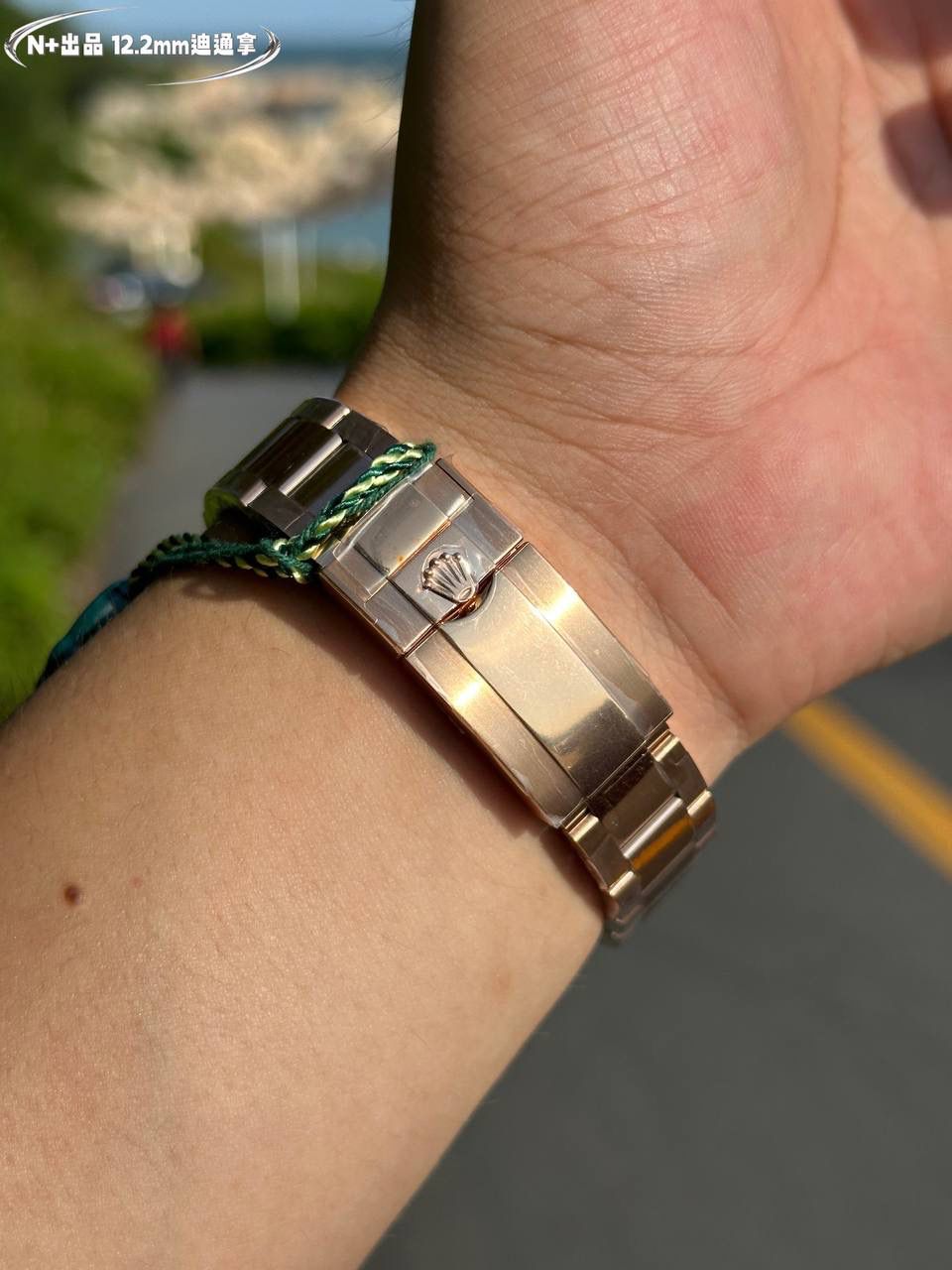 宇宙计型迪通拿！镶嵌钻圈超A壳套7750机最新版厚度仅12.2mm到货‼️ C厂开模一比一完美复刻！！！ 迪通拿尺寸:40mm×新12.2mm/老12.4mm 功能:时、分、秒、计时显示 机芯:7750一体机/改顺调机芯。 动力储存:72小时 镜面:超级水晶天然蓝宝石 字面:原版定制面版，高品质 材质:904L精钢表壳，原版一致快拆头粒，非小厂货一体普通表壳 表带:AR厂钢带，品质保证 圈口:采用进口莫桑钻镶嵌 防水:100米