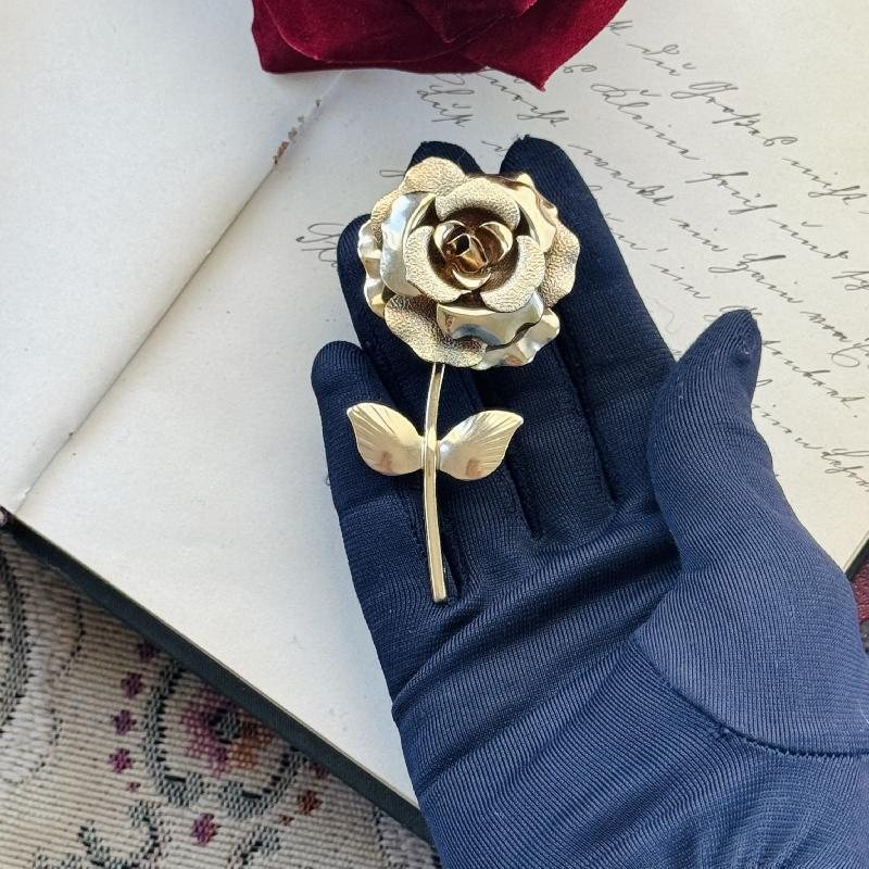 Vintage C.a. 1950-60s Mirror and Textured Champagne Gold Blossoming Rose Brooch with Stem(MT1737)