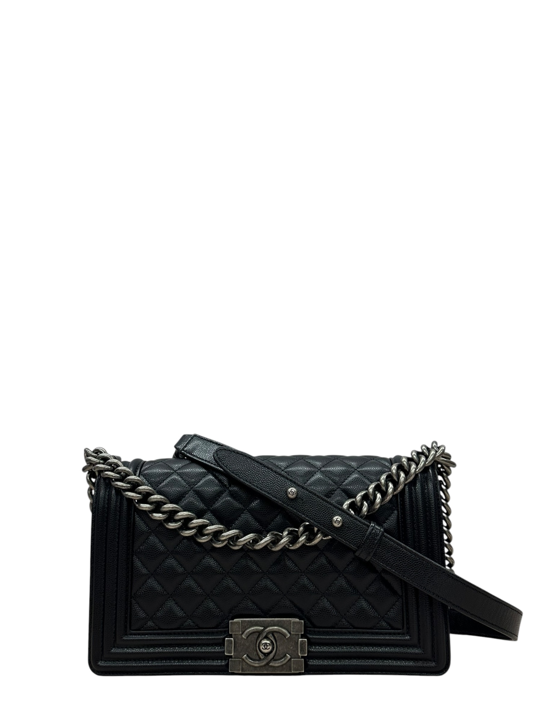 Pre-owned Chanel Boy 25 Handbag Calfskin / Product Code: 082104