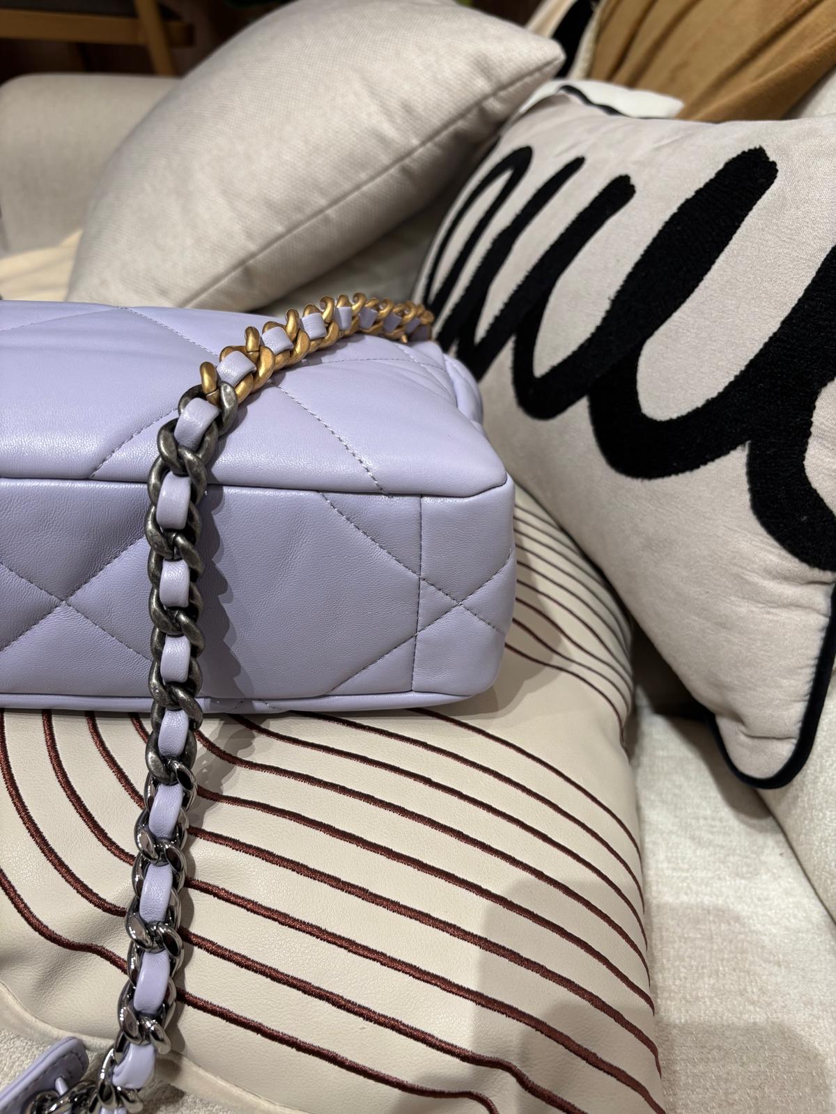 Chanel 19 small flap bag  100%Authentic,98%new ✅晶片✅dust bag✅box