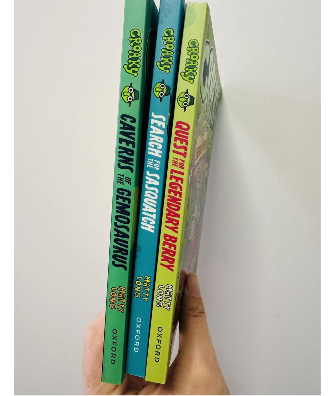 Oxford 正版《青蛙Croaky冒險初章書》套裝 來自🇬🇧英國非常受歡迎的童書作家！ 獲英國2024年最受兒童喜愛的主題書籍  ✅非常厚3冊書！單冊120頁左右！