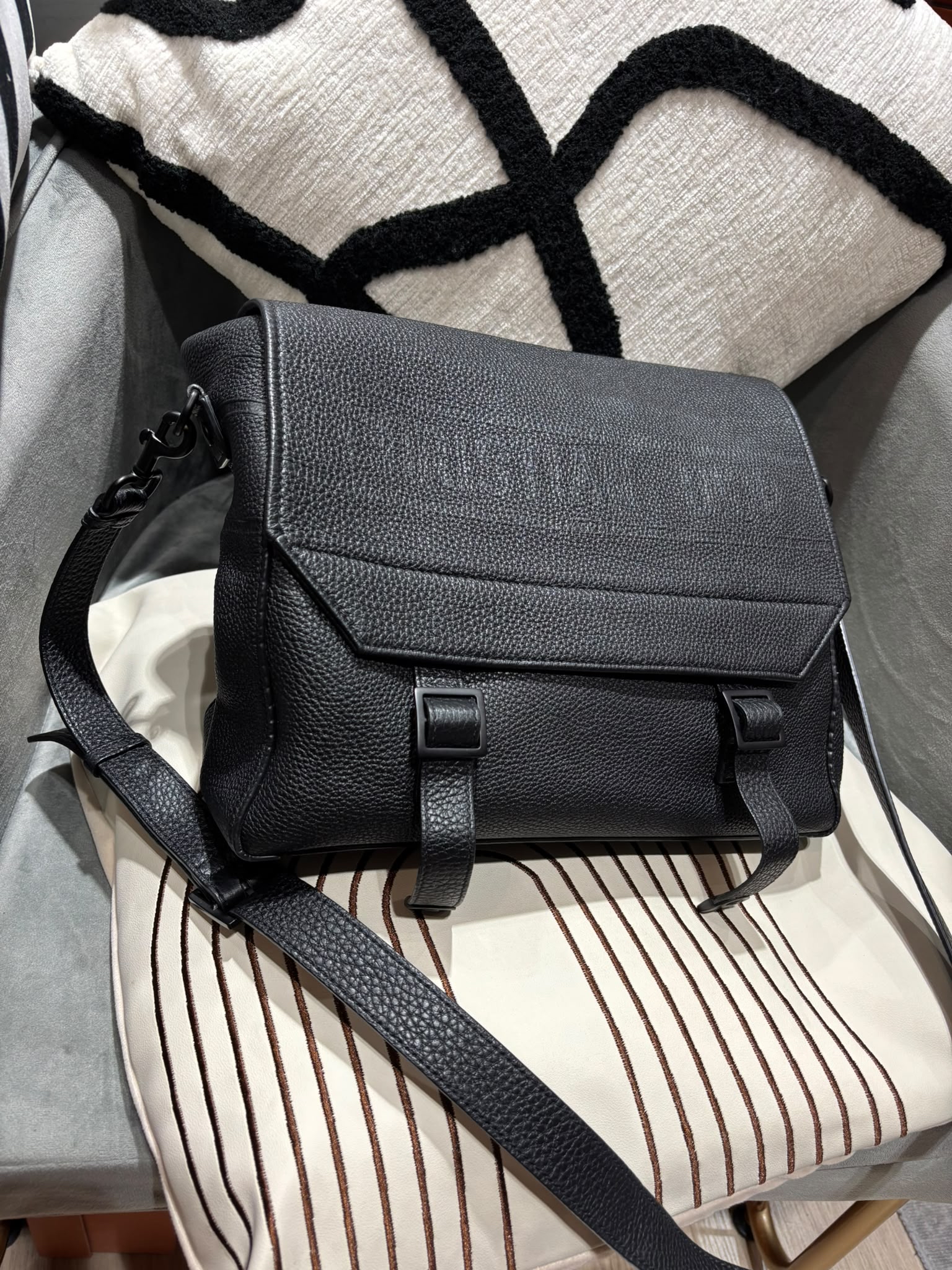Dior Diorcamp Messenger Bag Uber Black Calfskin 100%Authentic, 