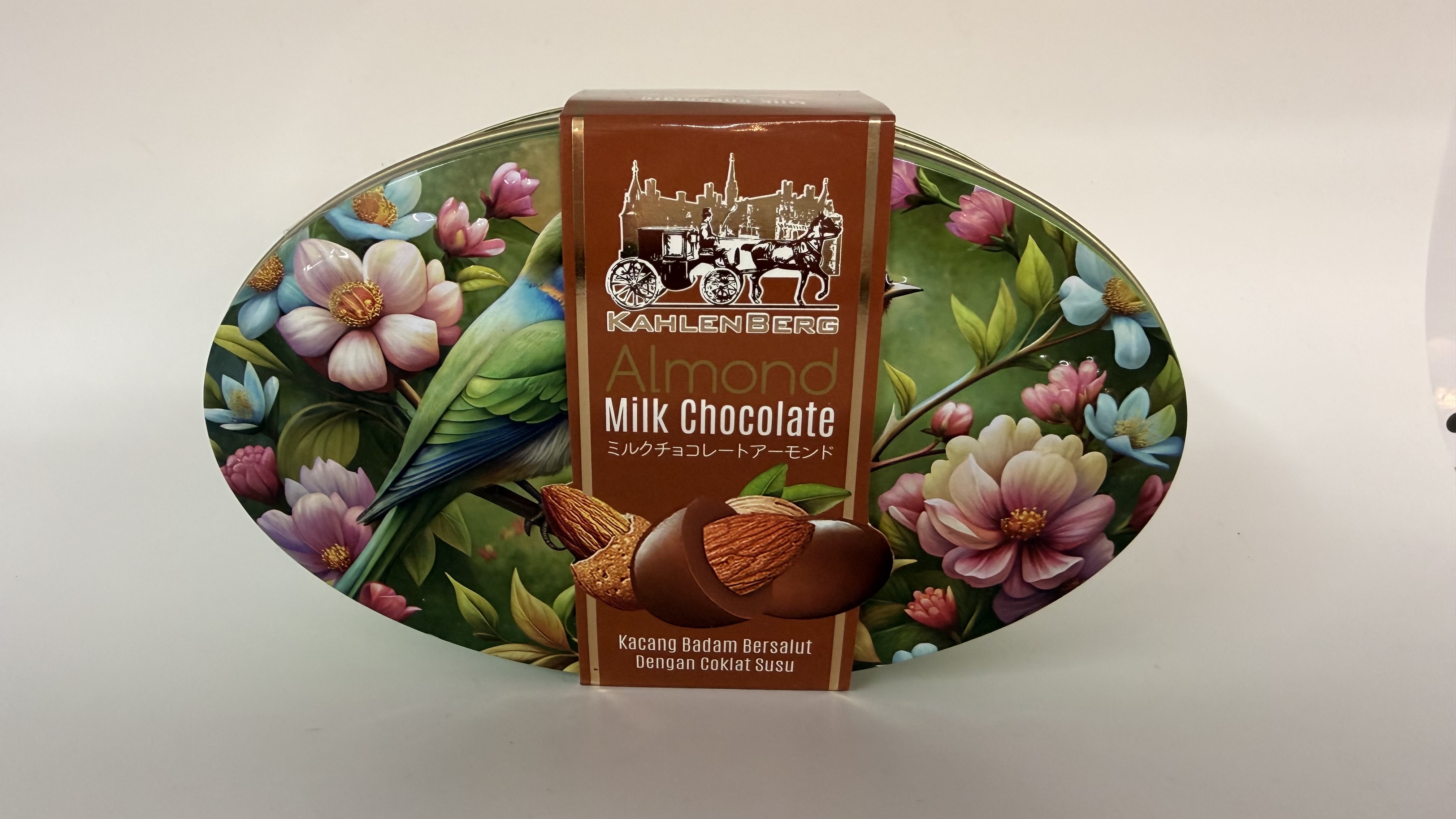 Kahlen Berg Almond Milk Chocolat