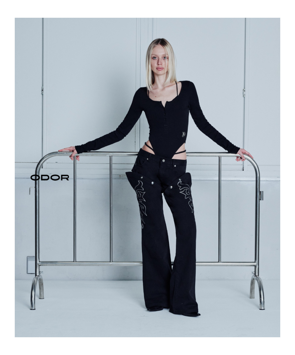 ODOR - Kaia strap button bodysuit