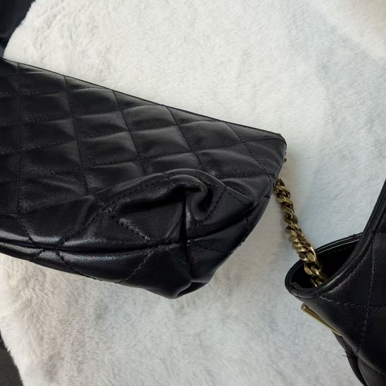 YSL care Maxi  羊皮子母包 大size model必備❤️‍🔥