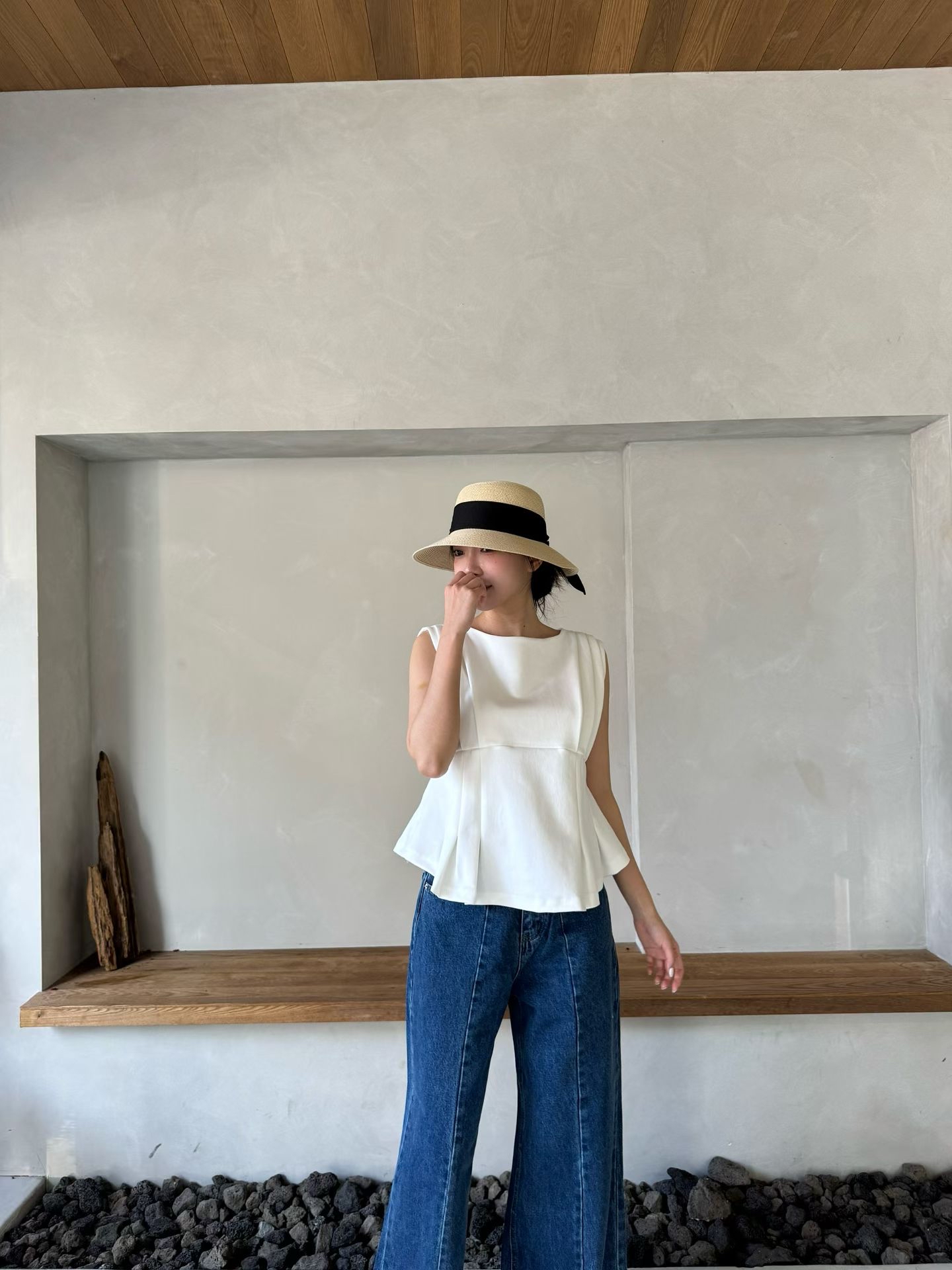 M20 立體修身壓褶背心