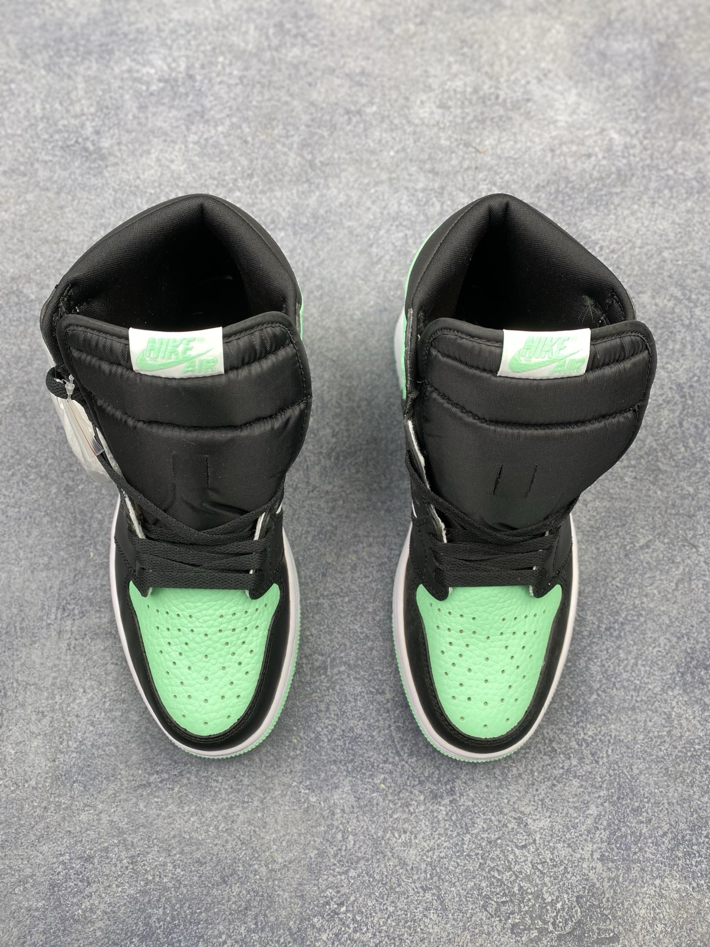 Nike Air Jordan 1 Retro High OG DZ5485-130