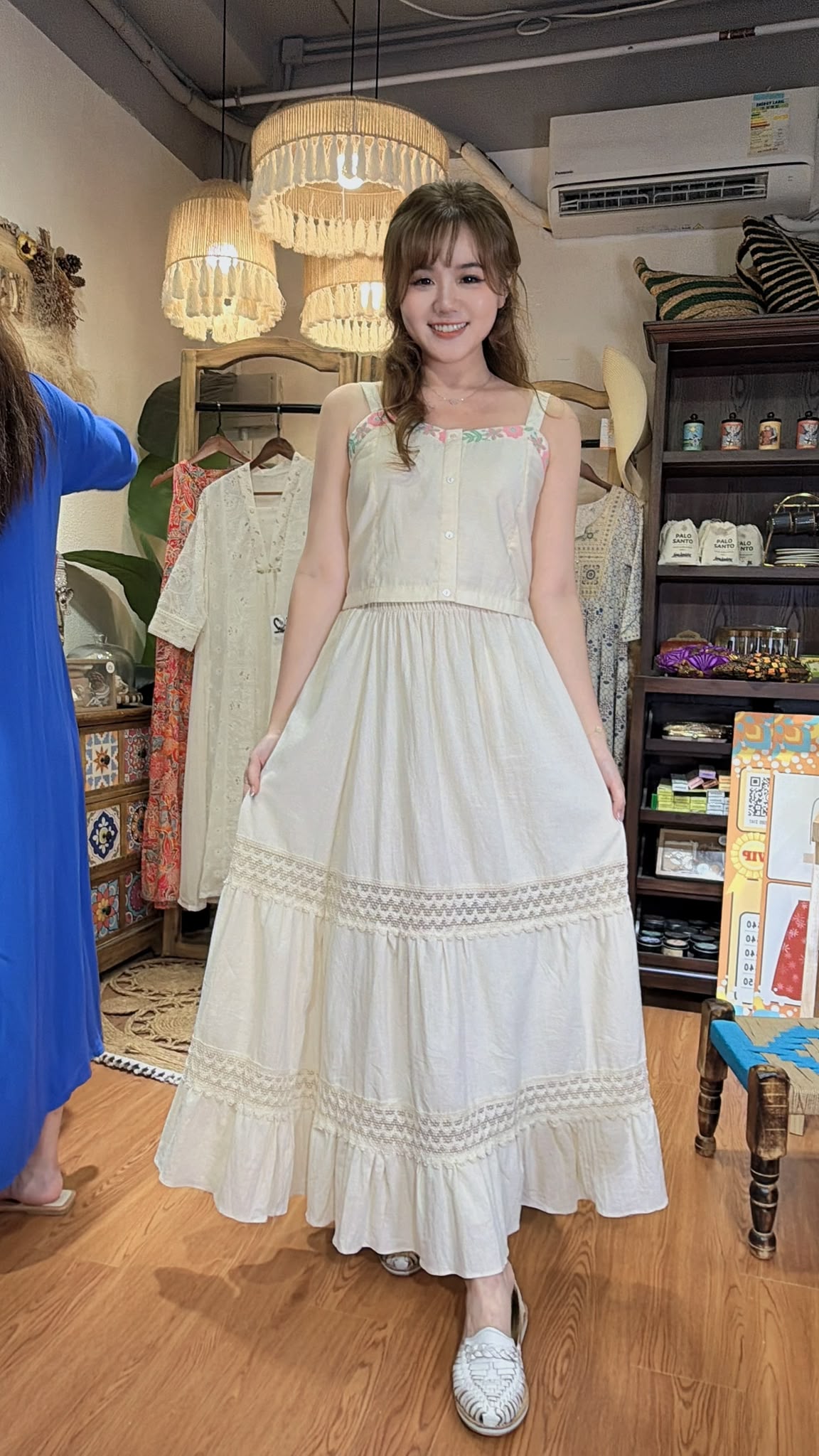 2904 Boho Beige Lace 2 Layers Skirt 37"