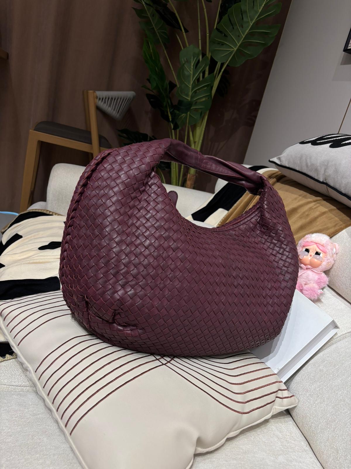 Bottega Veneta BV hobo calfskin 100%Authentic, 90%New ✅Dust bag