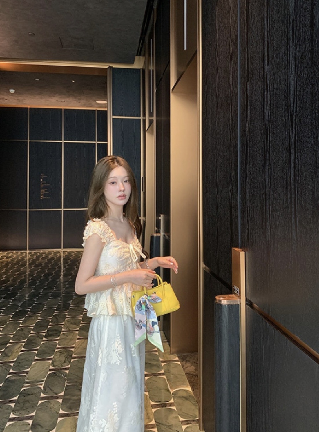 1767 Mist Embroidery Lace Top 雾绣蕾丝方领上衣