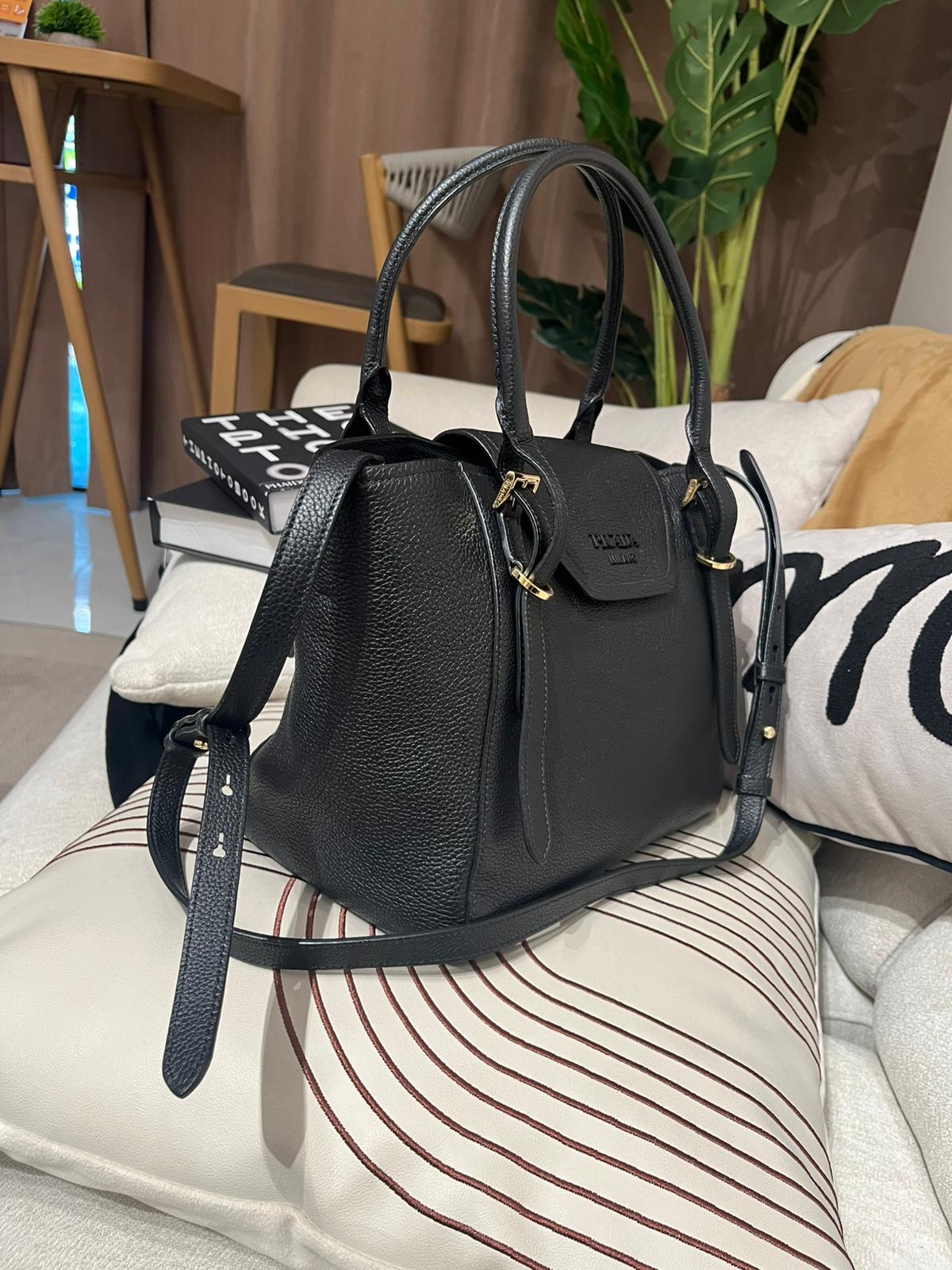 PRADA Calfskin 2 way bag so back 黑色小牛皮兩用袋  100%Authentic, 98%New ✅Dust bag
