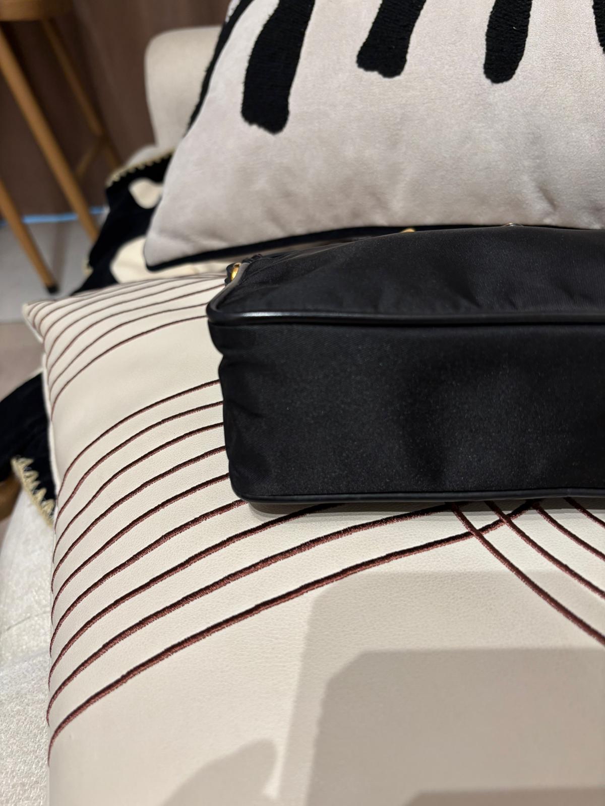 Prada nylon hobo Bag 100%Authentic, 98%new
