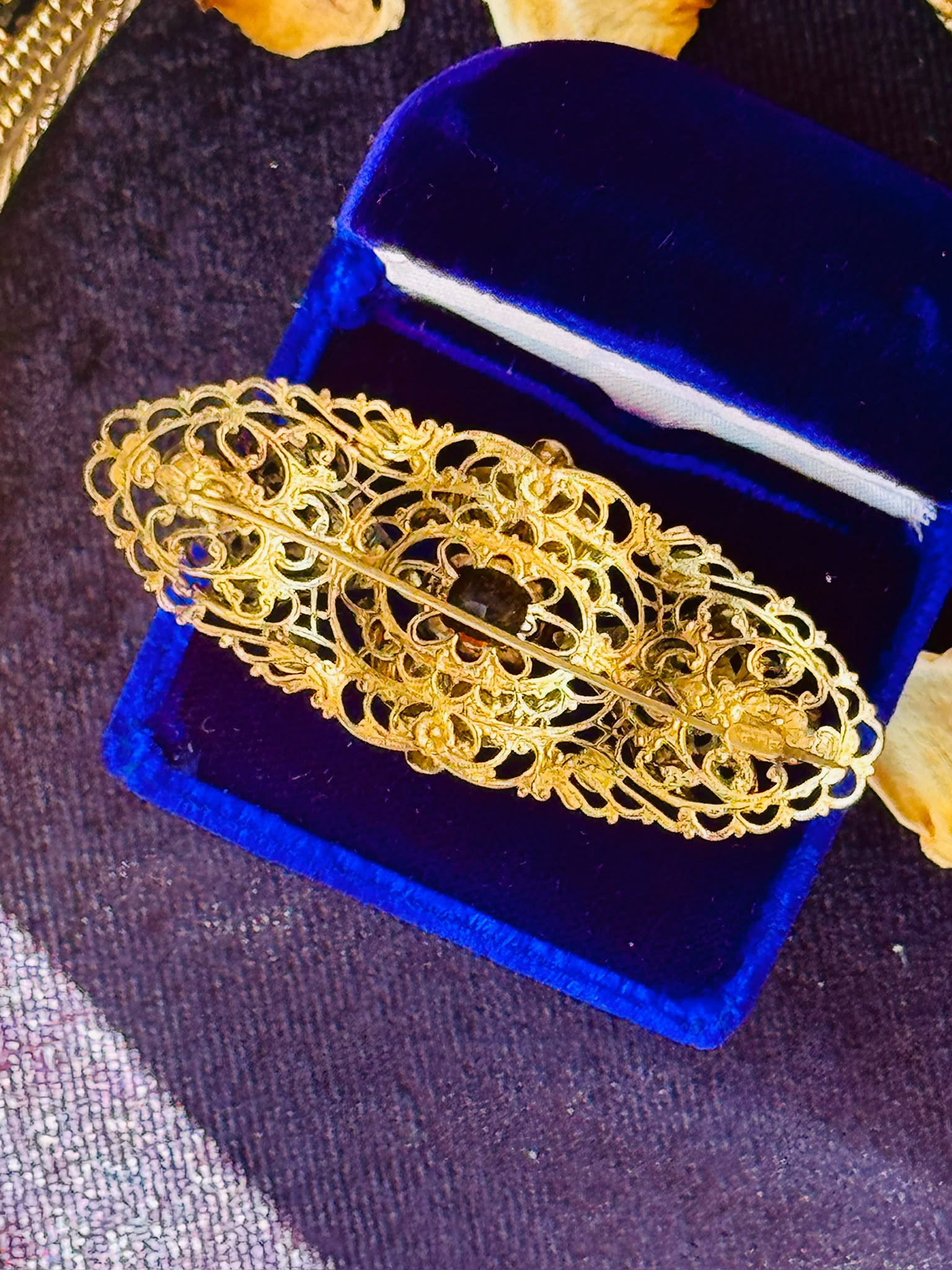 Rare! Antique Early 20th century Czechoslovakian Filigree Style Brooch with Amber Glass (NZ127)