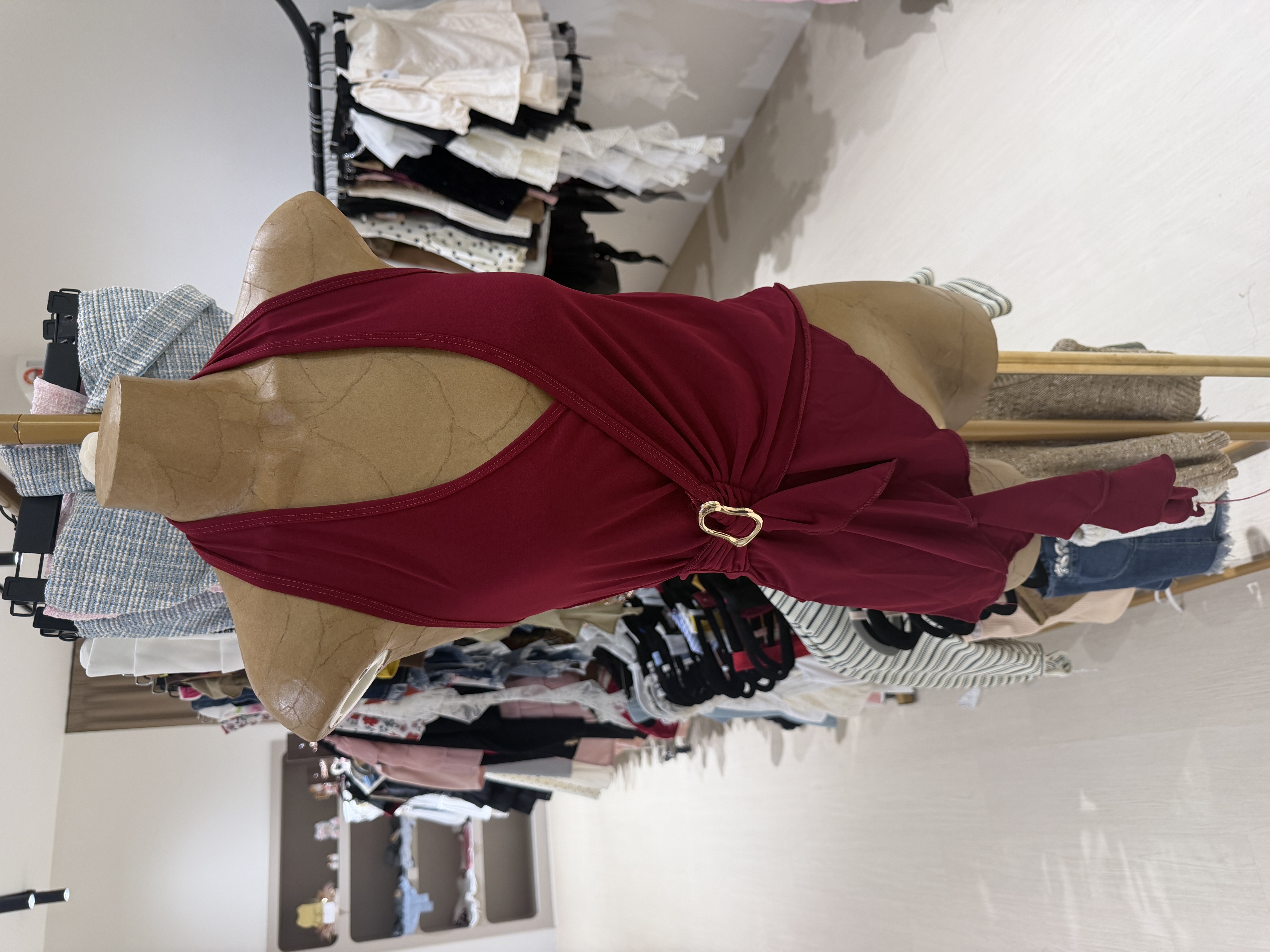 性感挂薄V领小背心