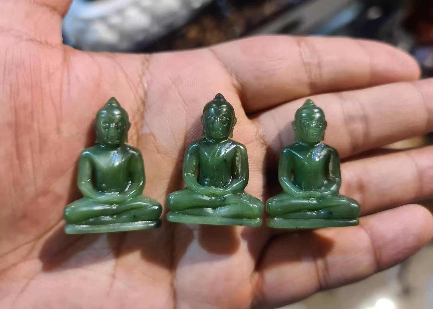 阿贊濕新廟捐玉佛做功德 隨身捐贈  家族繁榮昌盛 子孫世代富足