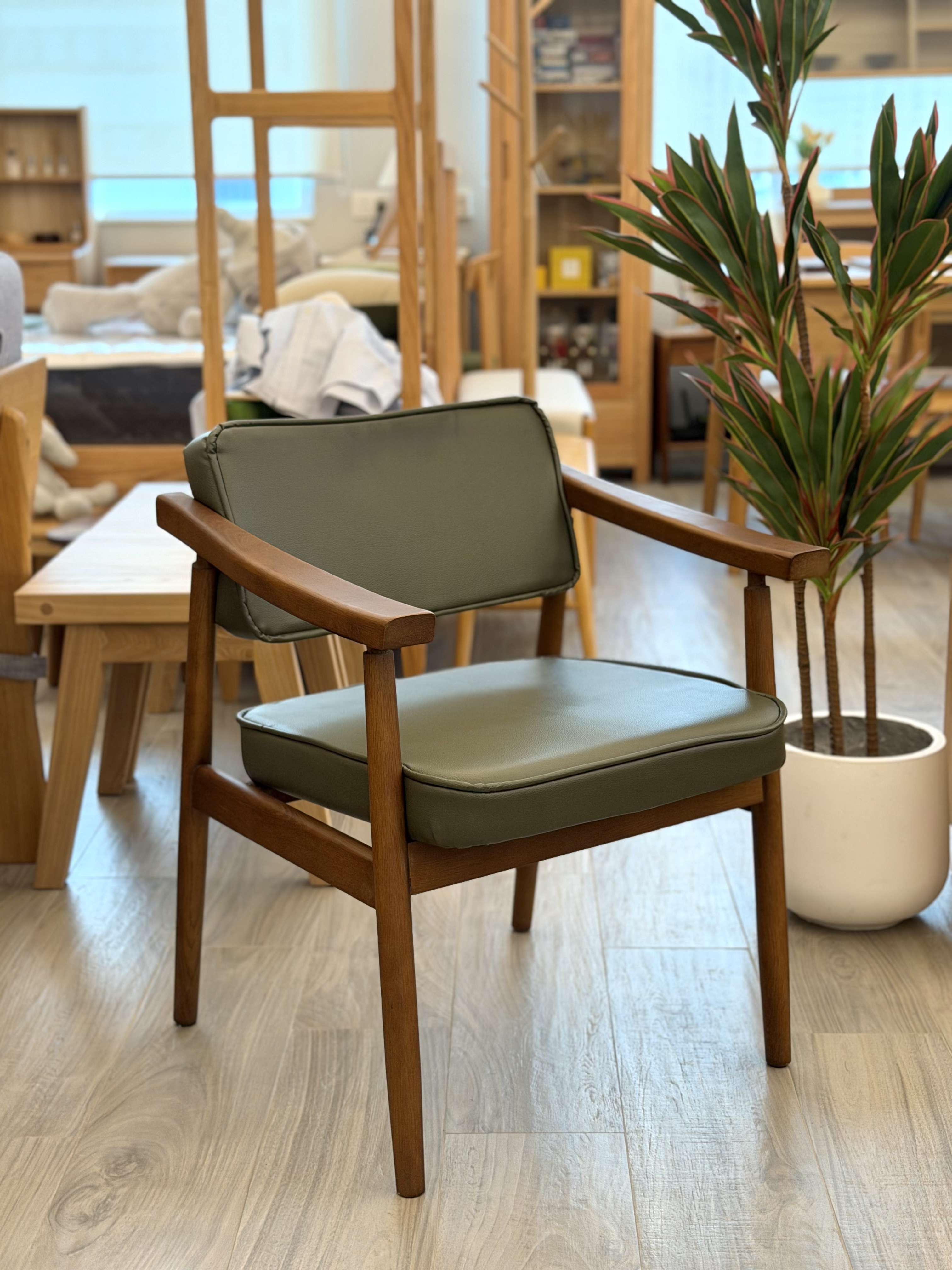 #陳列品清貨 KARMA Arm Chair 