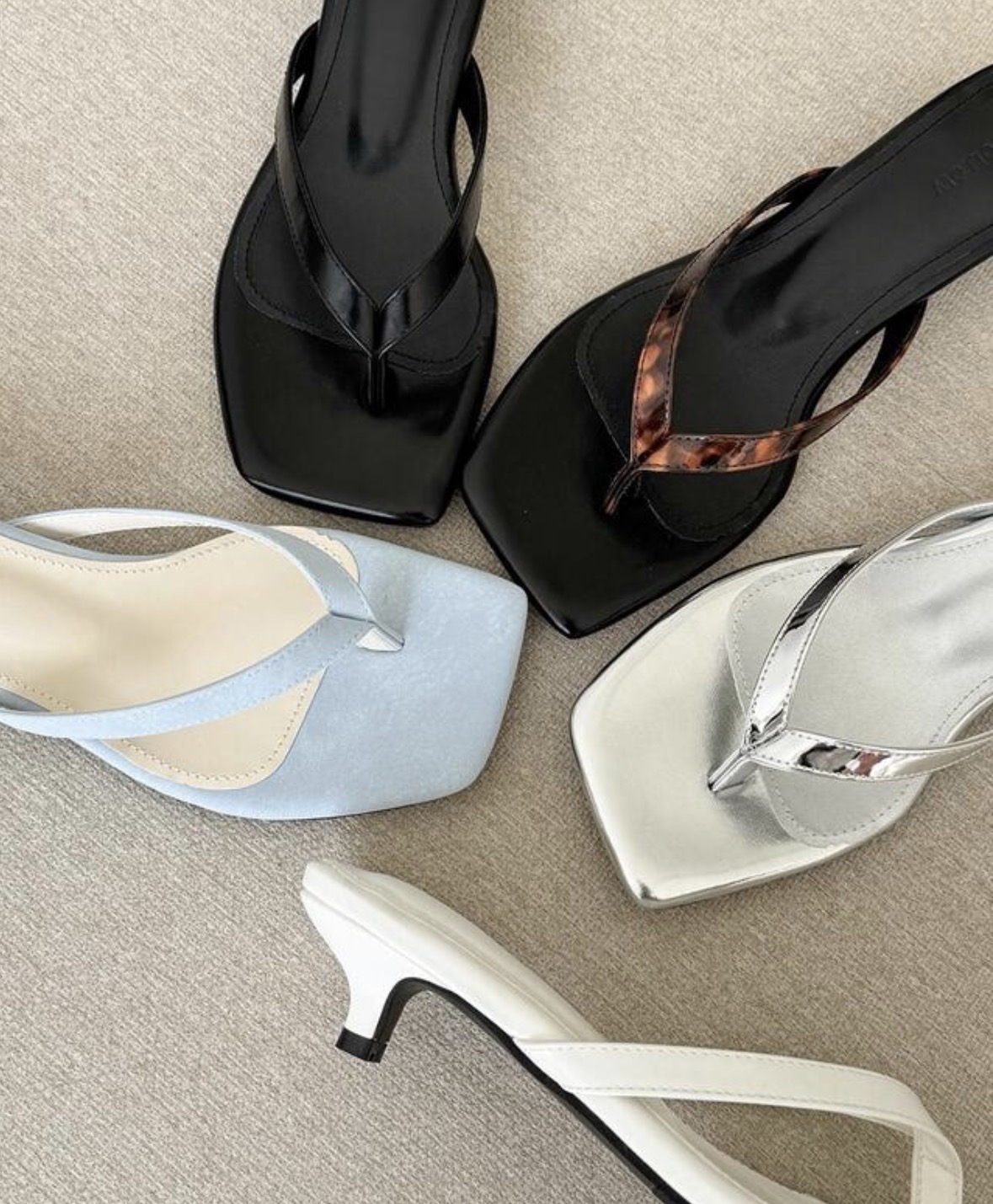 26SS/ 4CM HEELED THONG SANDALS