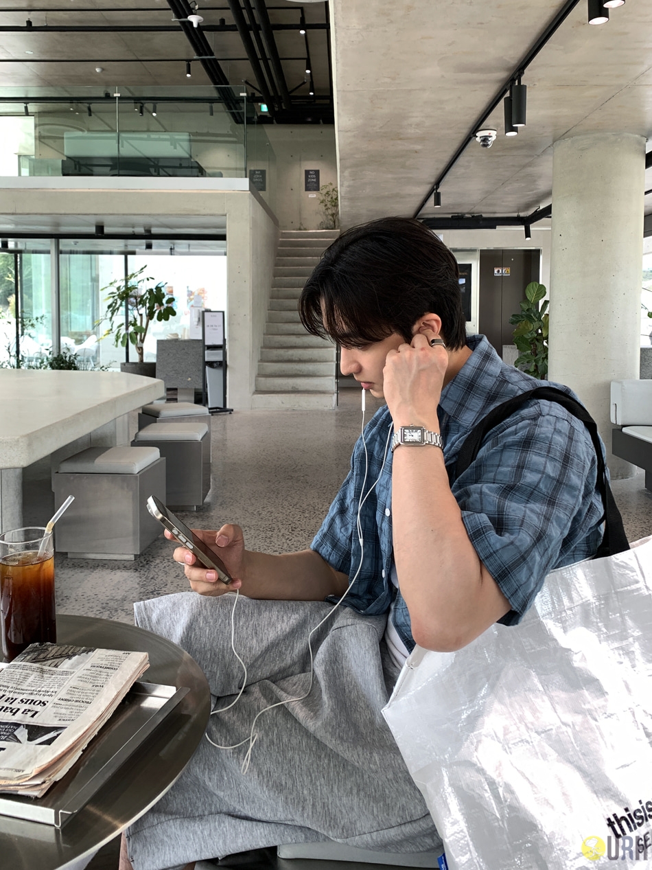 【100%保證韓國直送】韓系 Signature 寬版純色細格紋短袖襯衫 👕 [6 color] RL114946