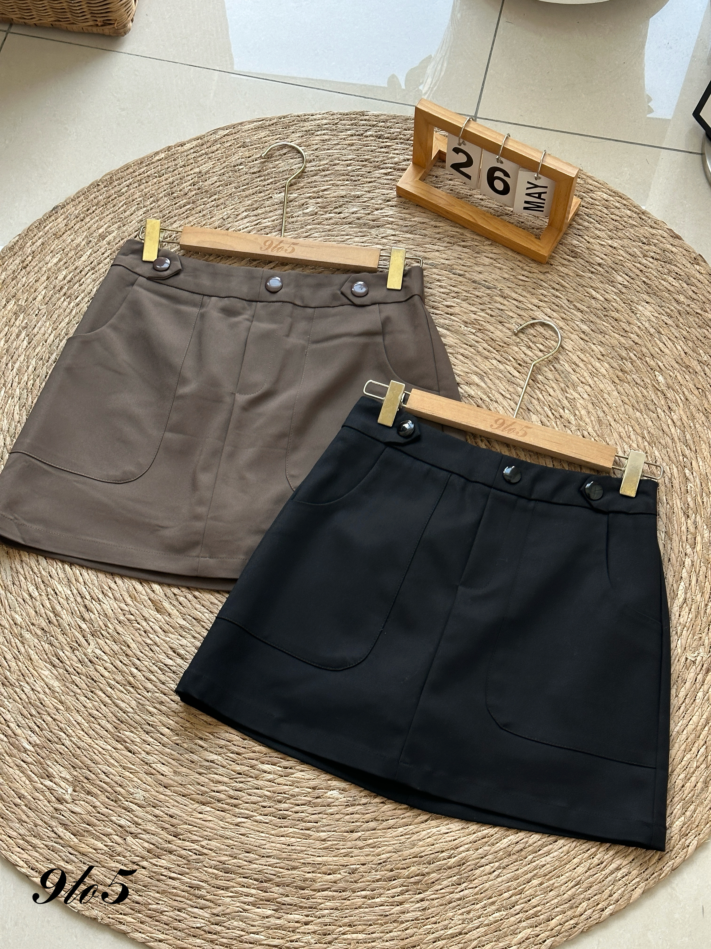 S1893 A Line Short Skirt - Black & Brown