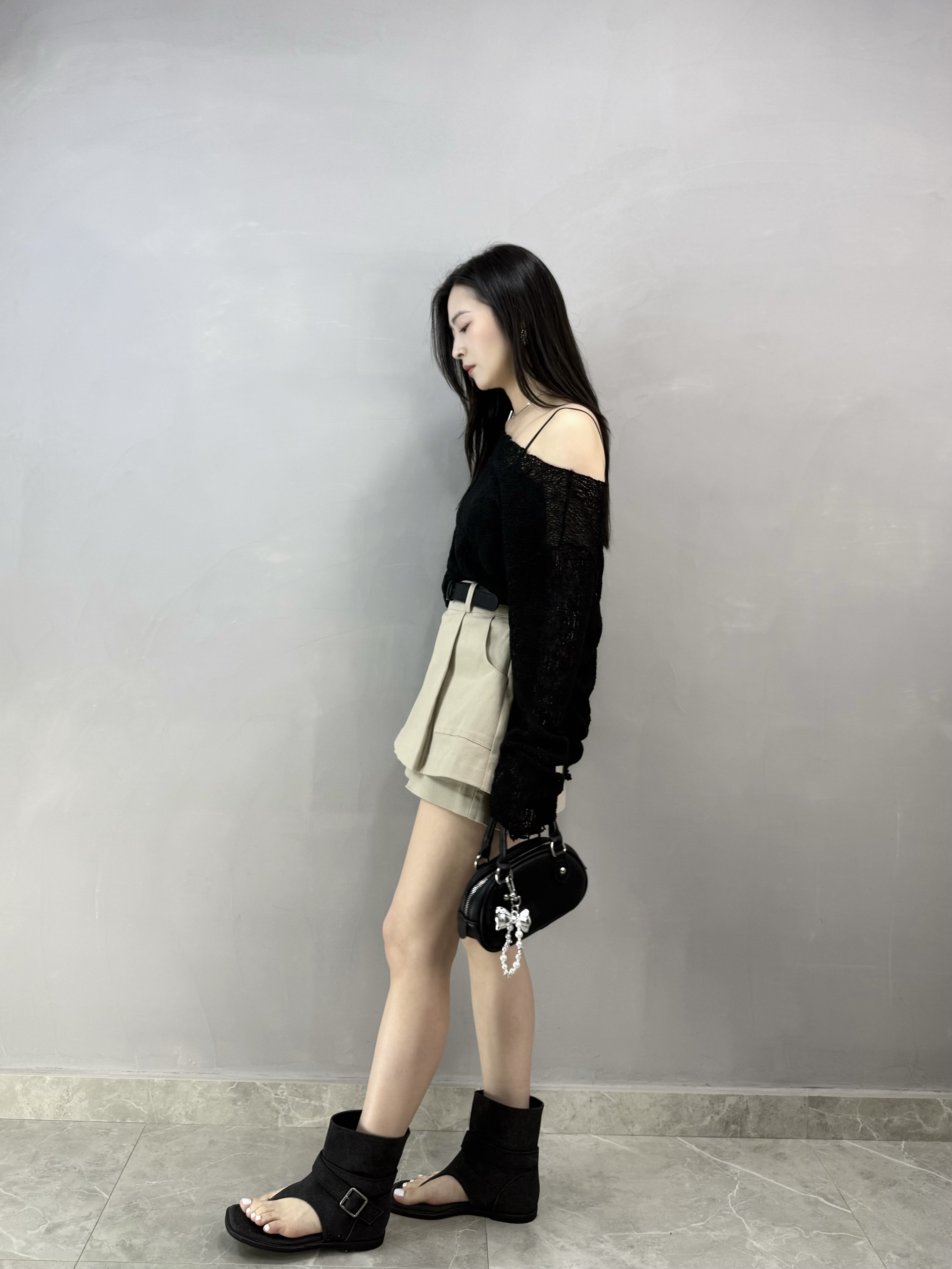 I87 木耳邊通花露膊Top