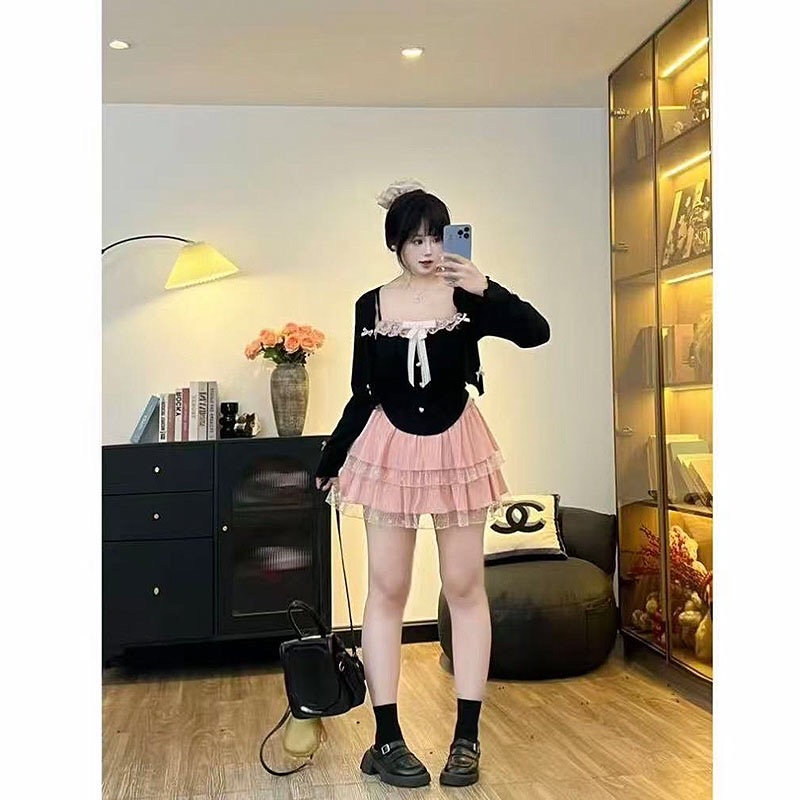 B208(11231衣) 法式甜辣风蕾丝蝴蝶结边吊带与开衫黑蓝两件套上衣 