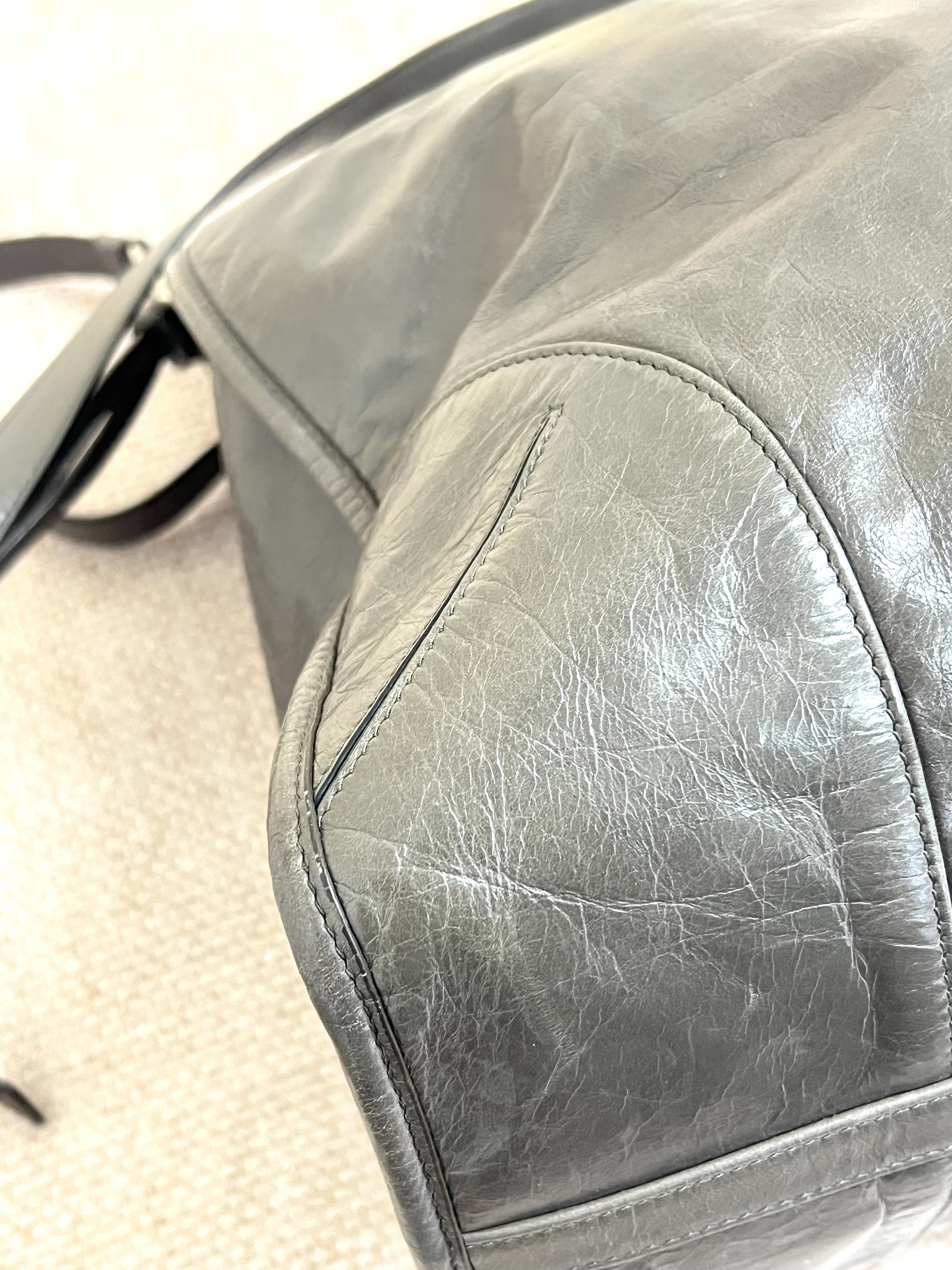 Pre-Owned PRADA Bonnie Antiqued Leather Tote Bag / Product Code: 26042208