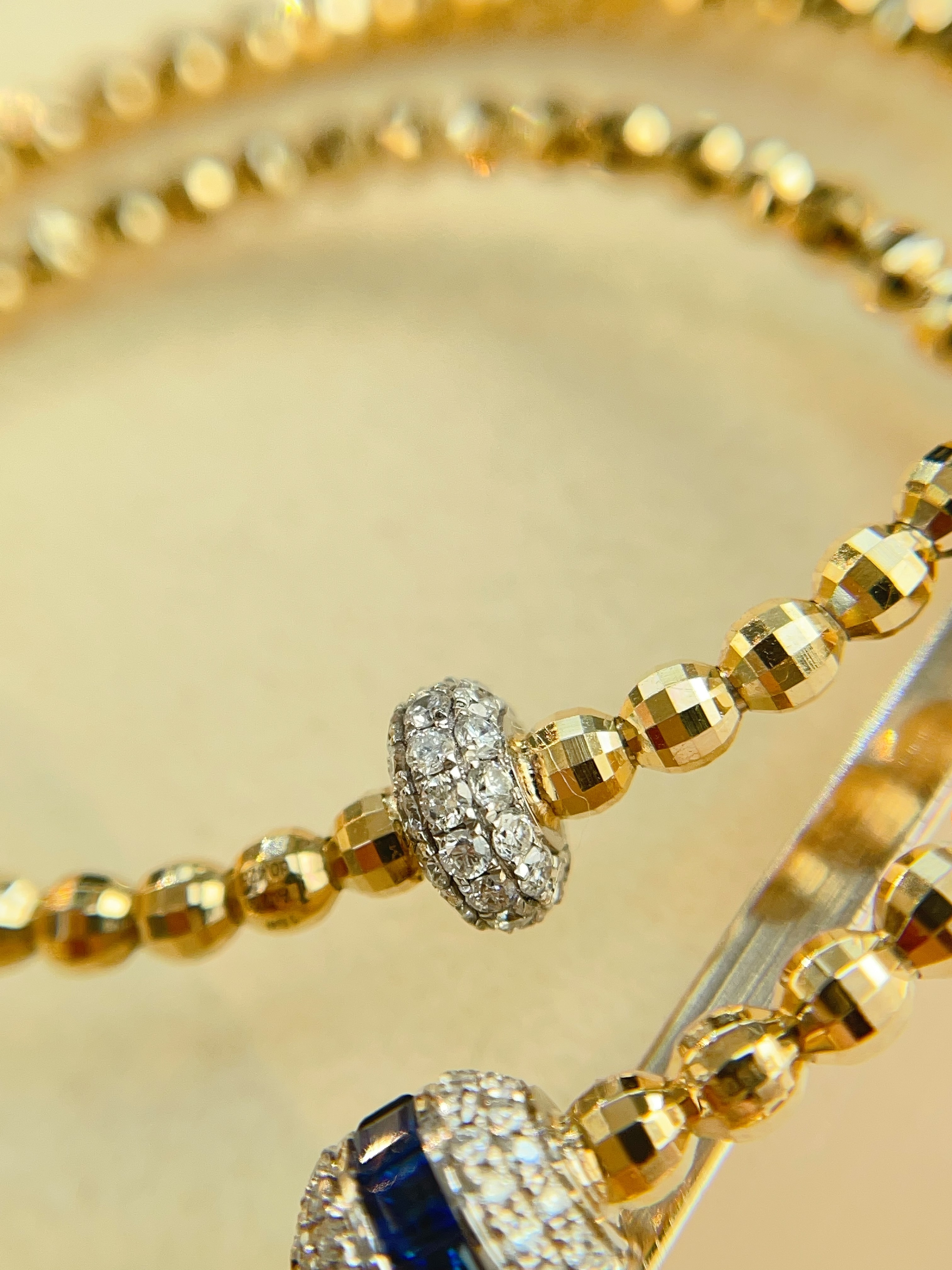 18K Gold Bead & Diamond Stretch Bracelet  N031341