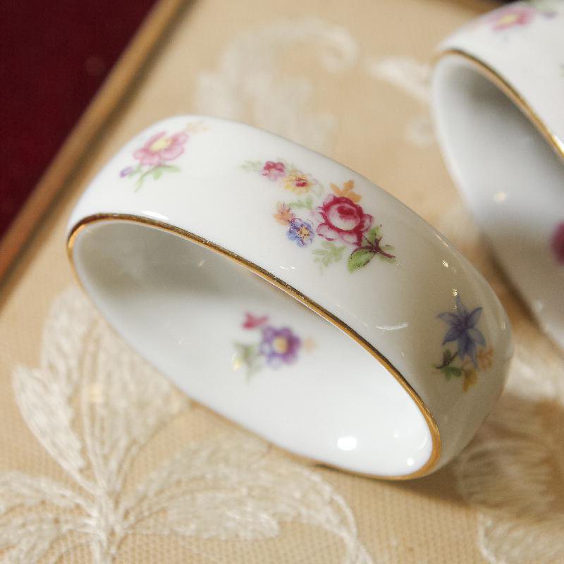Made in Germany PM Dresden China Napkin Ring (EC217)