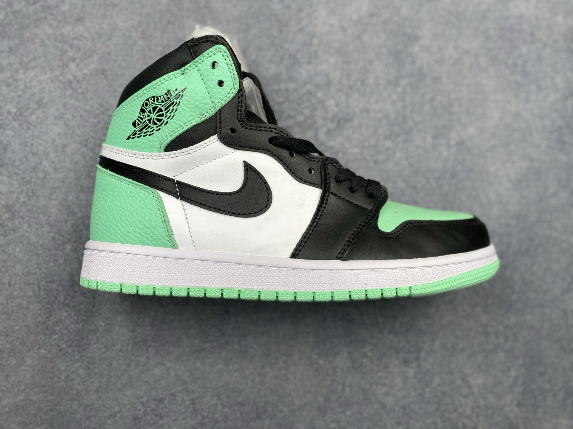 Nike Air Jordan 1 Retro High OG DZ5485-130