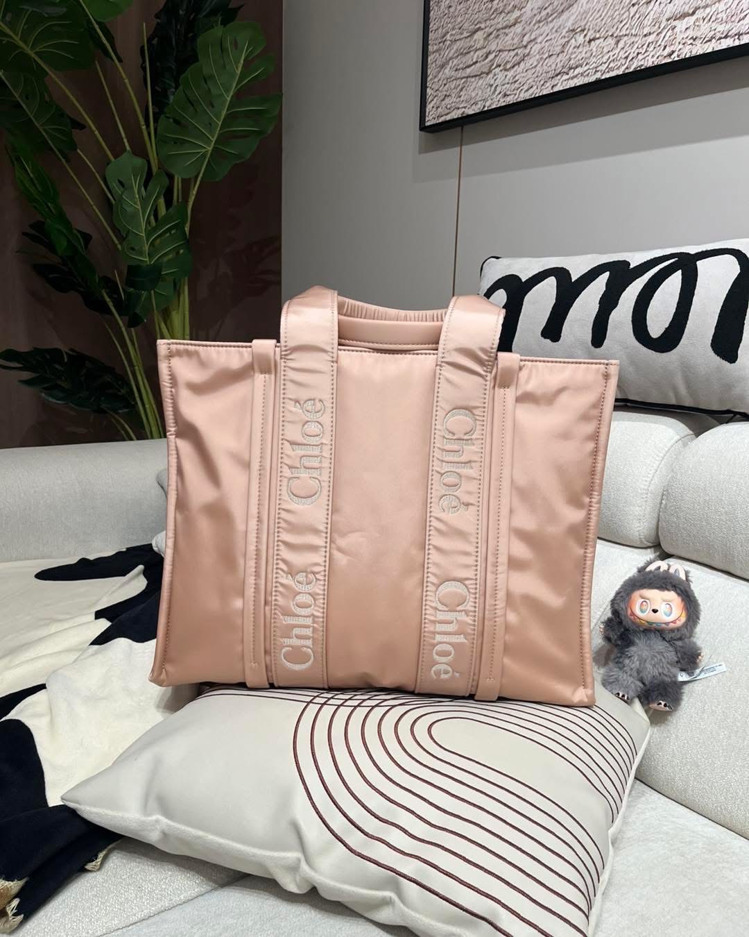 Chloe Woody Medium Nylon Bag 100%Authentic, Unused ✅tap ✅ certificate ✅Dust bag