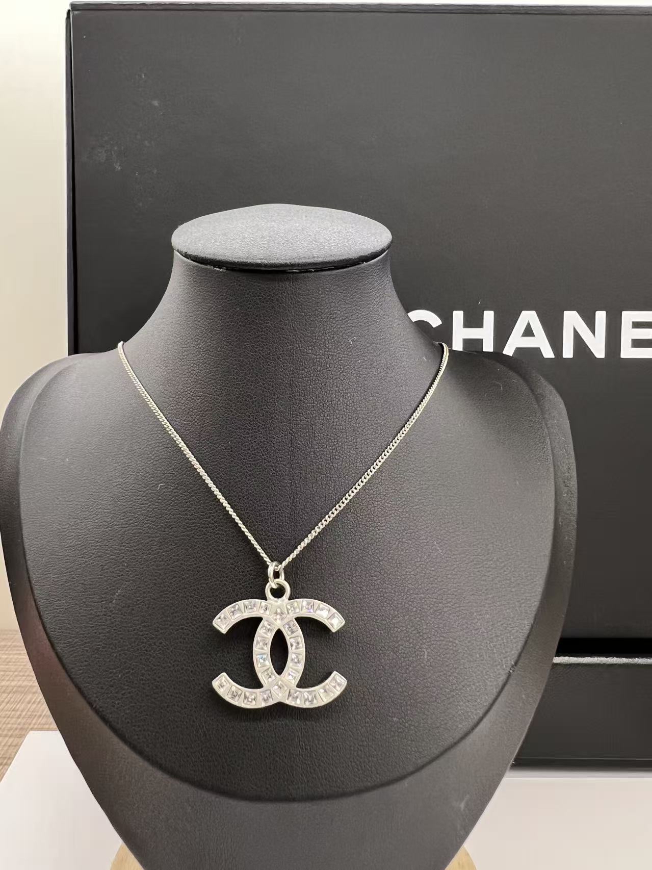 Chanel 簡約CC Logo 項鍊